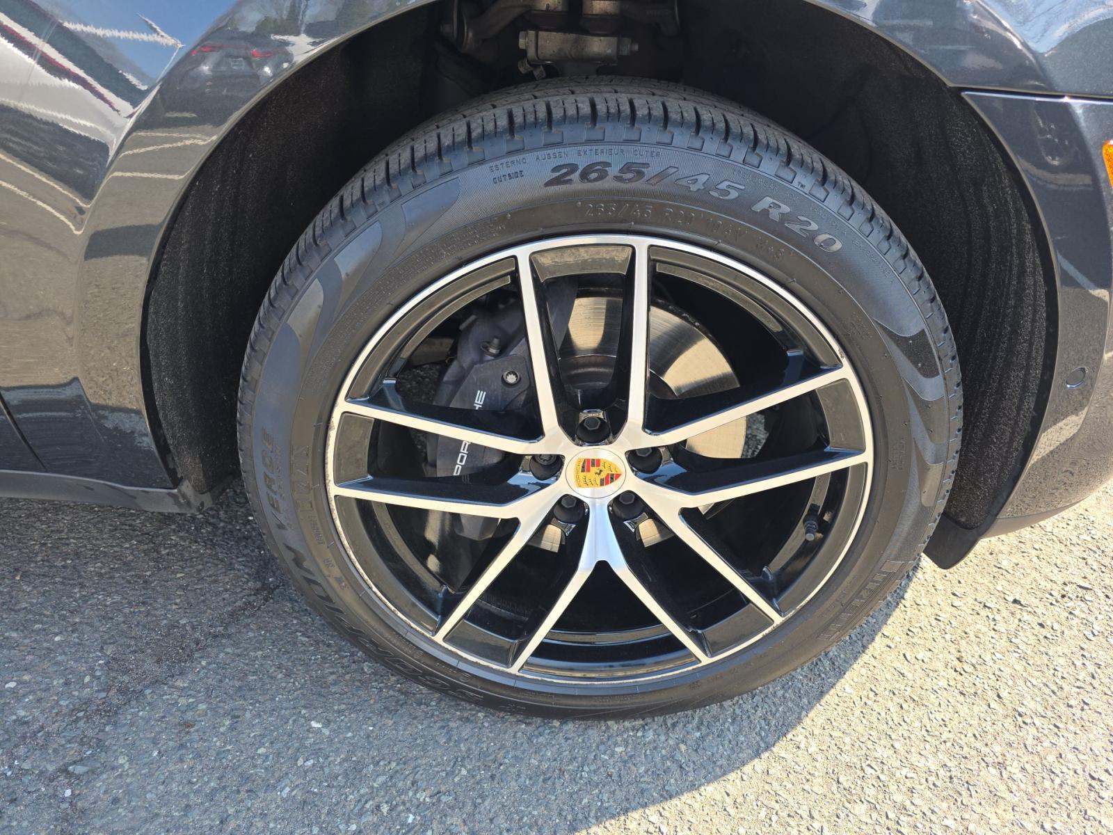 2023 Porsche Macan Base AWD