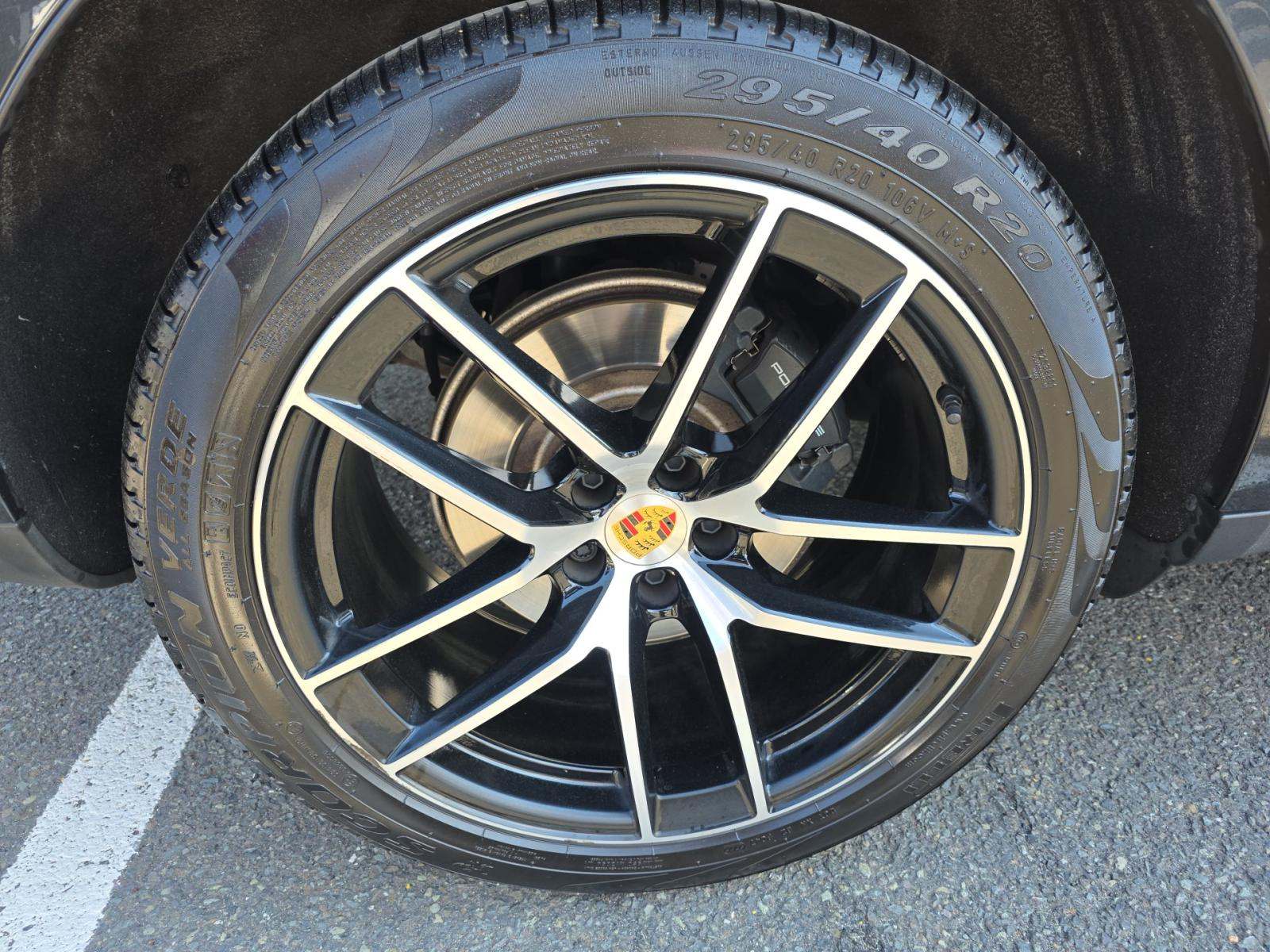 2023 Porsche Macan Base AWD