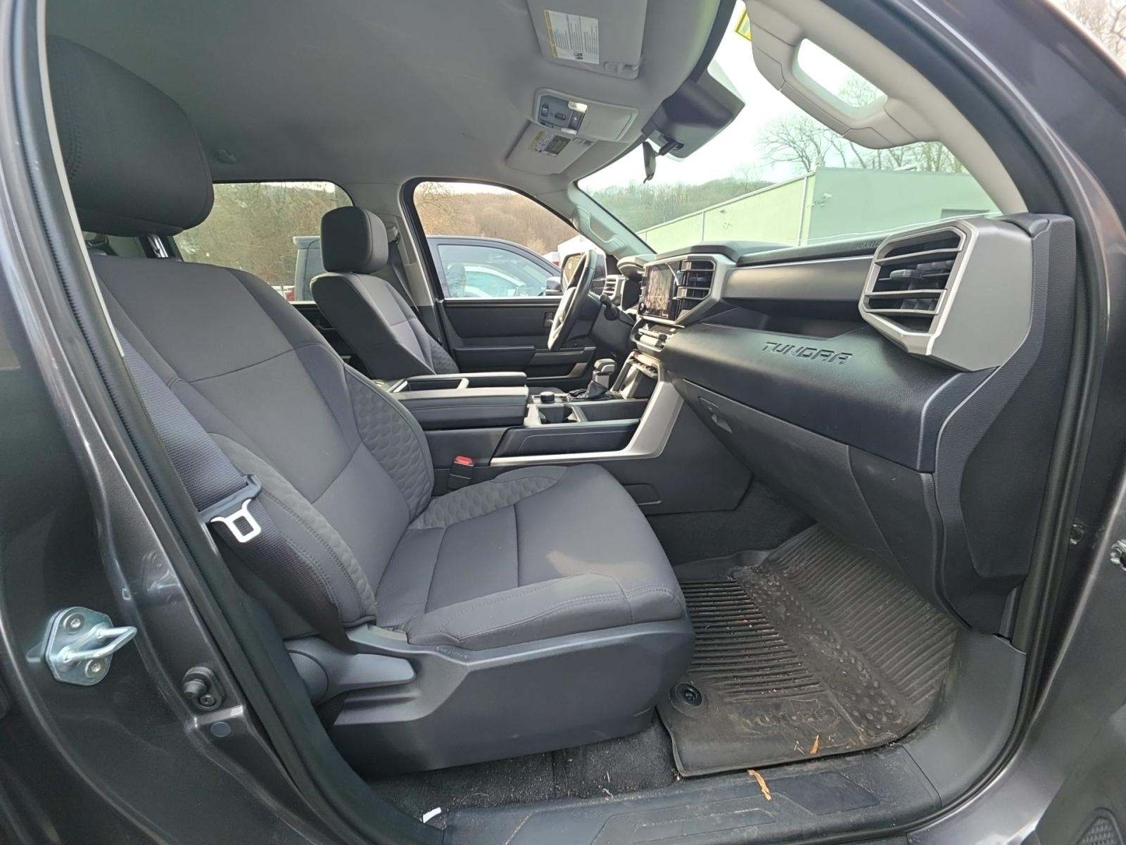 2024 Toyota Tundra SR5 AWD