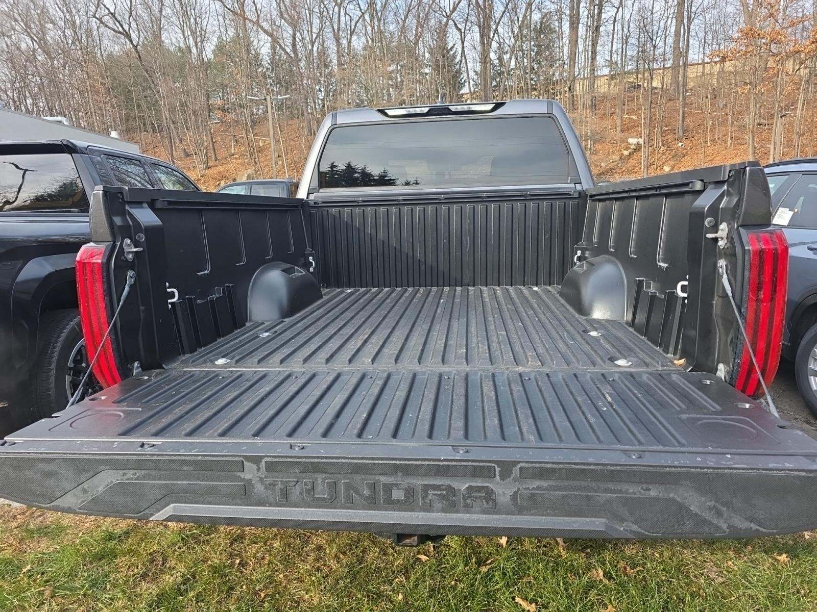 2024 Toyota Tundra SR5 AWD