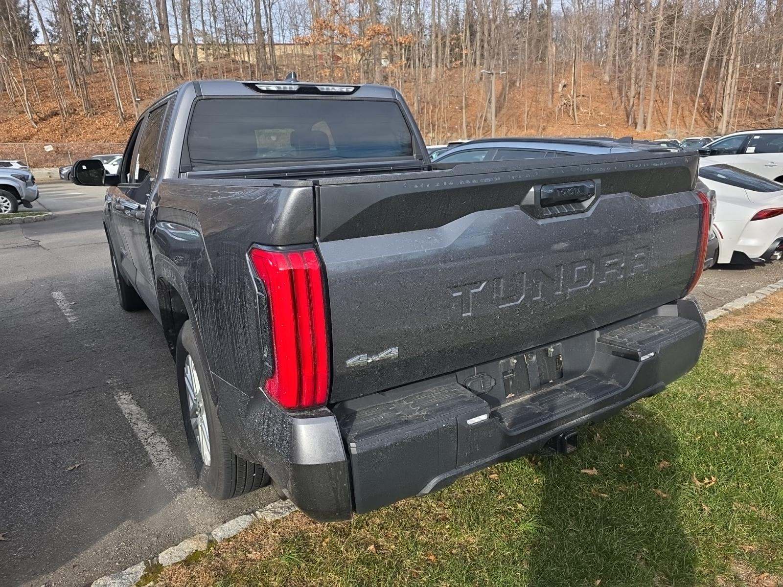 2024 Toyota Tundra SR5 AWD