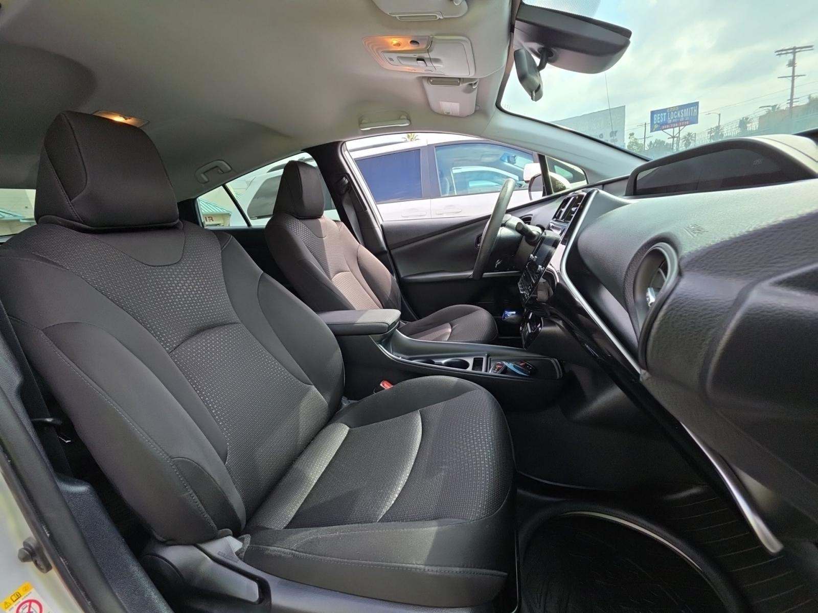 2019 Toyota Prius LE FWD