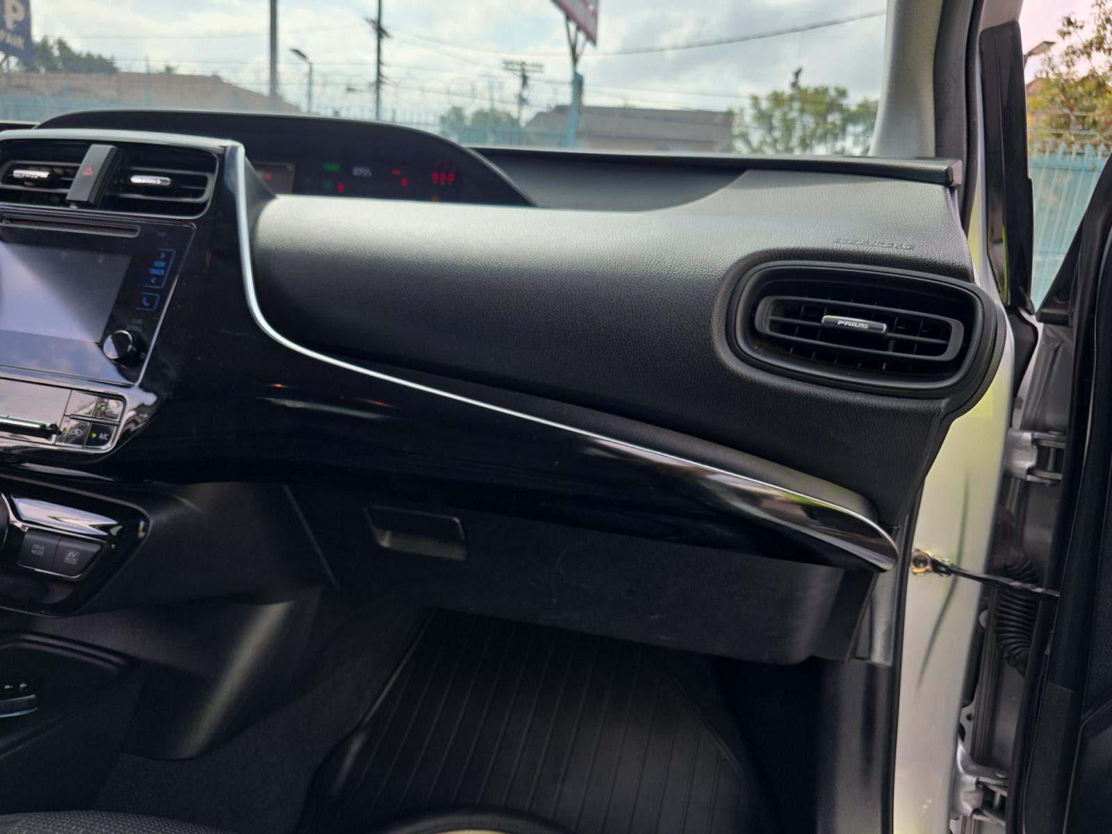 2019 Toyota Prius LE FWD