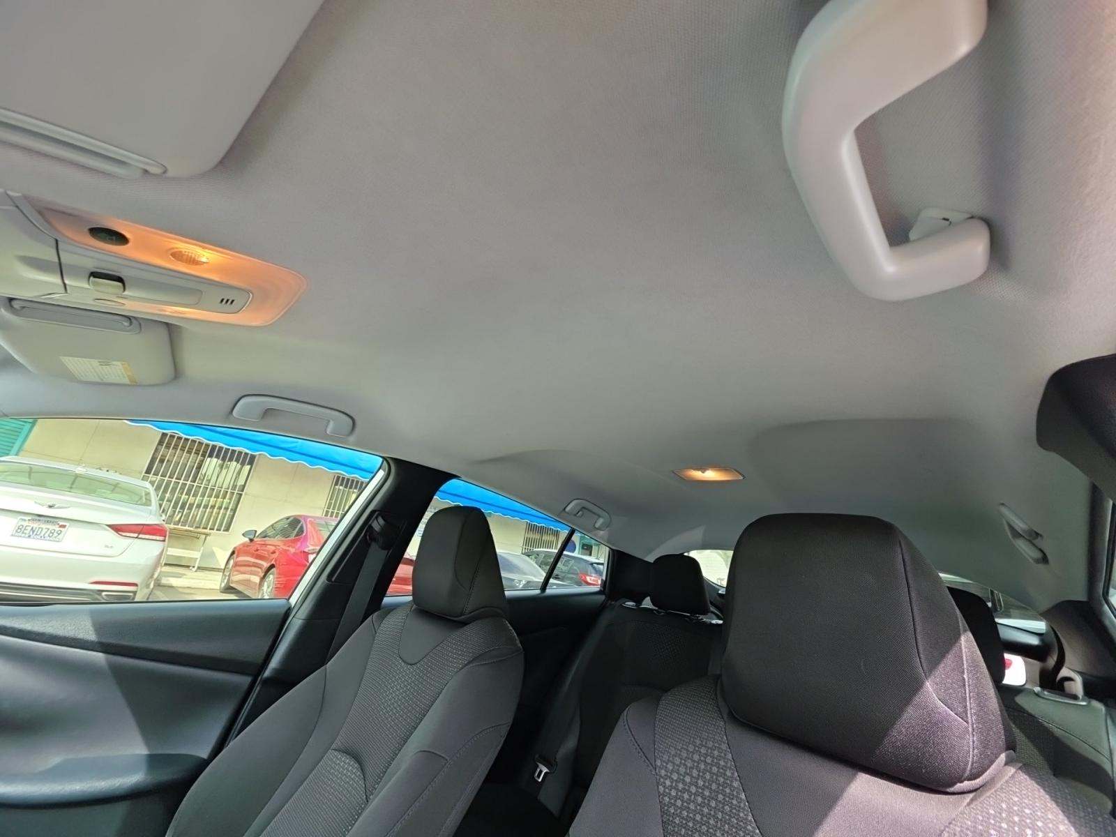 2019 Toyota Prius LE FWD