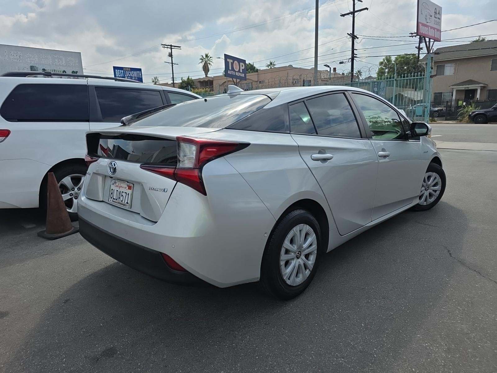 2019 Toyota Prius LE FWD