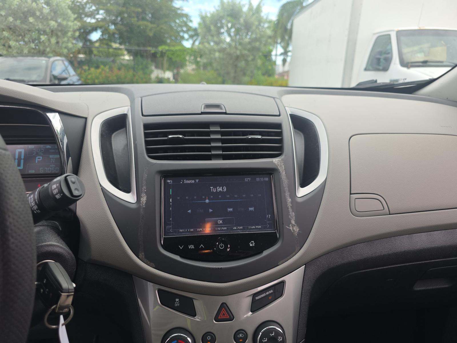 CHEVROLET TRAX - 10