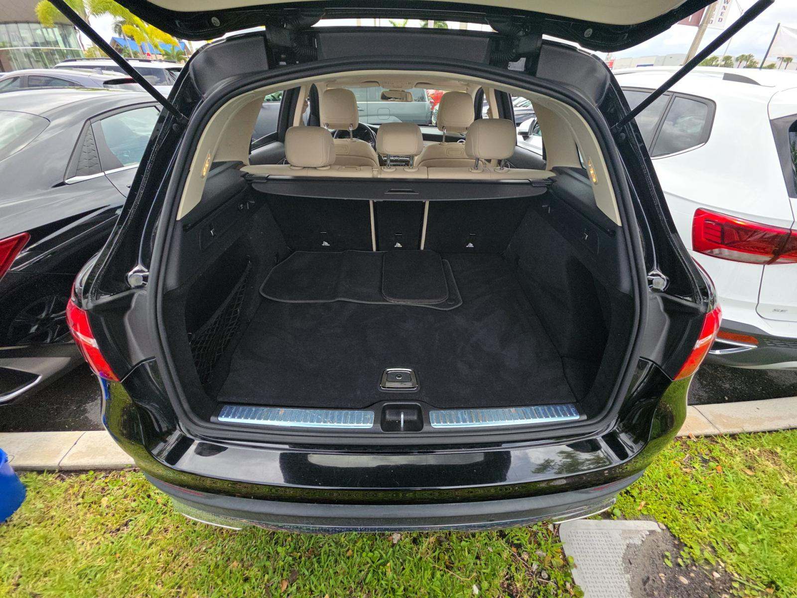 2018 Mercedes-Benz GLC GLC 300 RWD