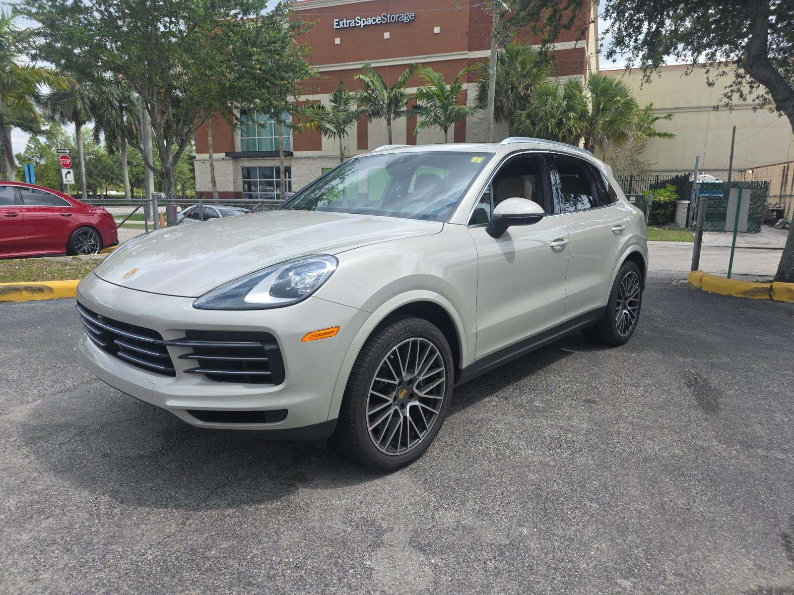 PORSCHE CAYENNE - 1