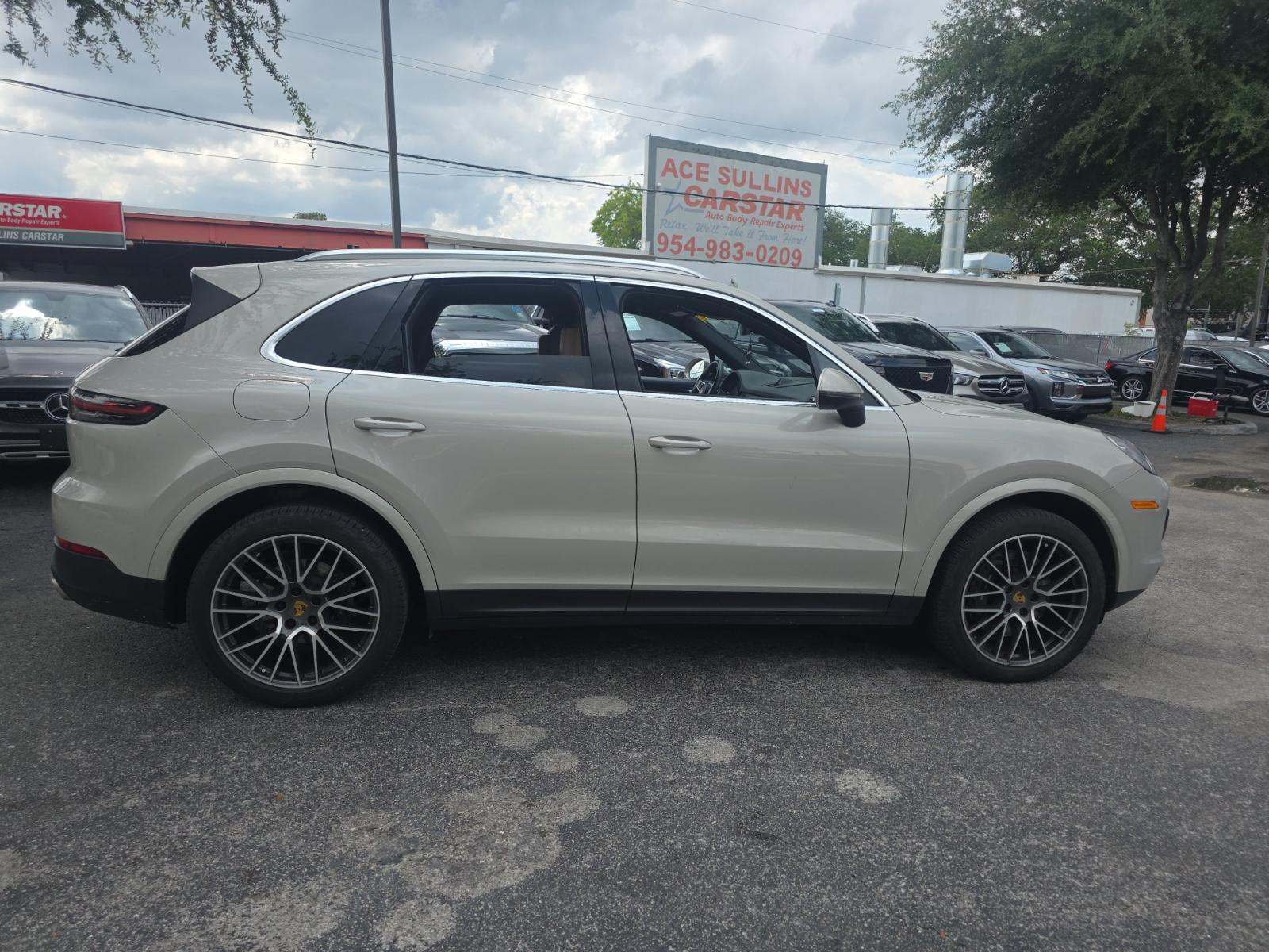 PORSCHE CAYENNE - 4