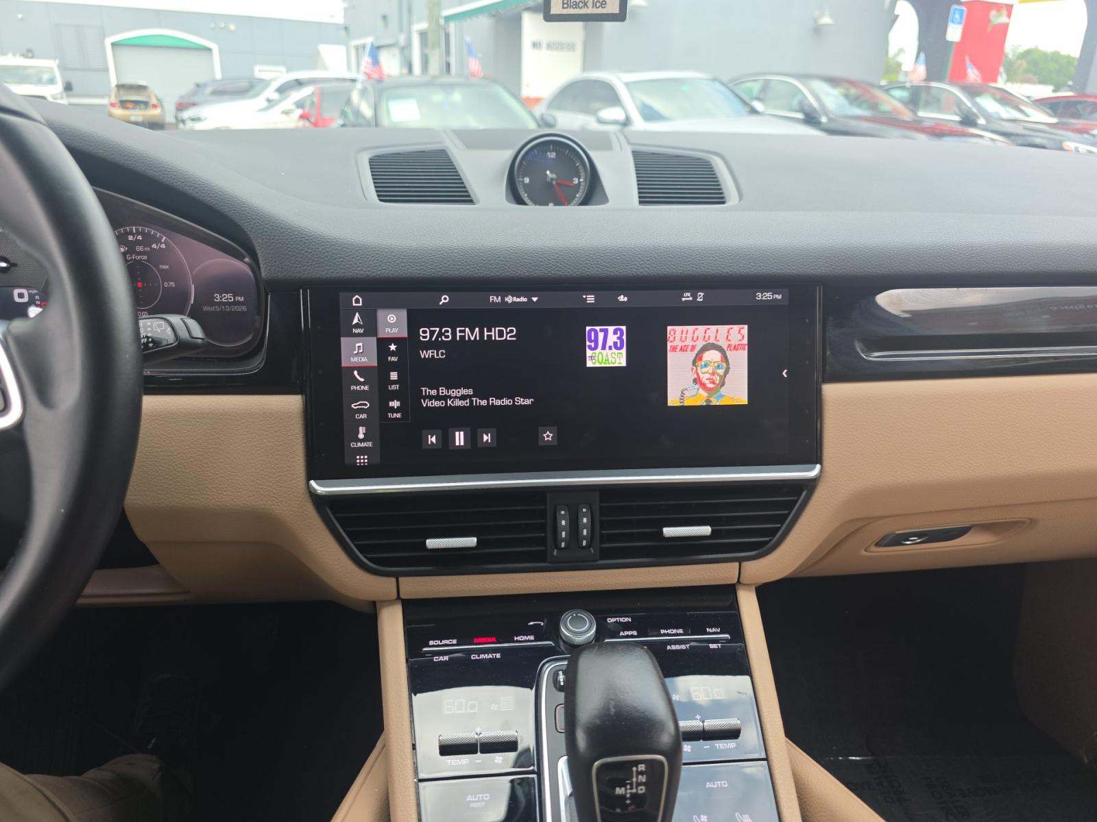 PORSCHE CAYENNE - 10