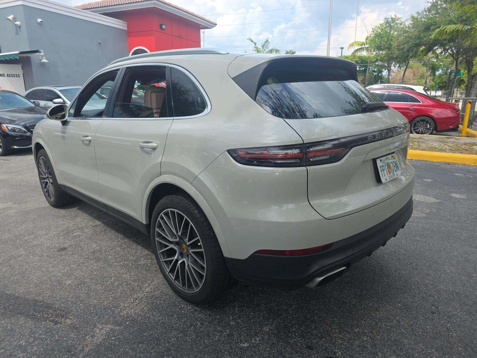 PORSCHE CAYENNE - 2