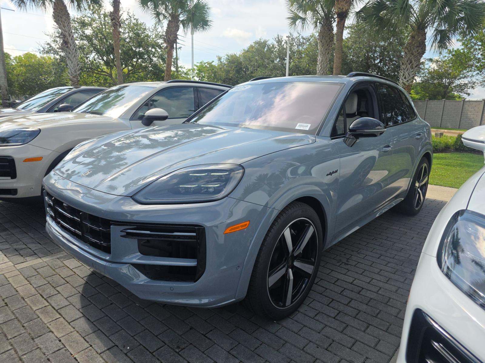 2025 Porsche Cayenne E-Hybrid Turbo AWD
