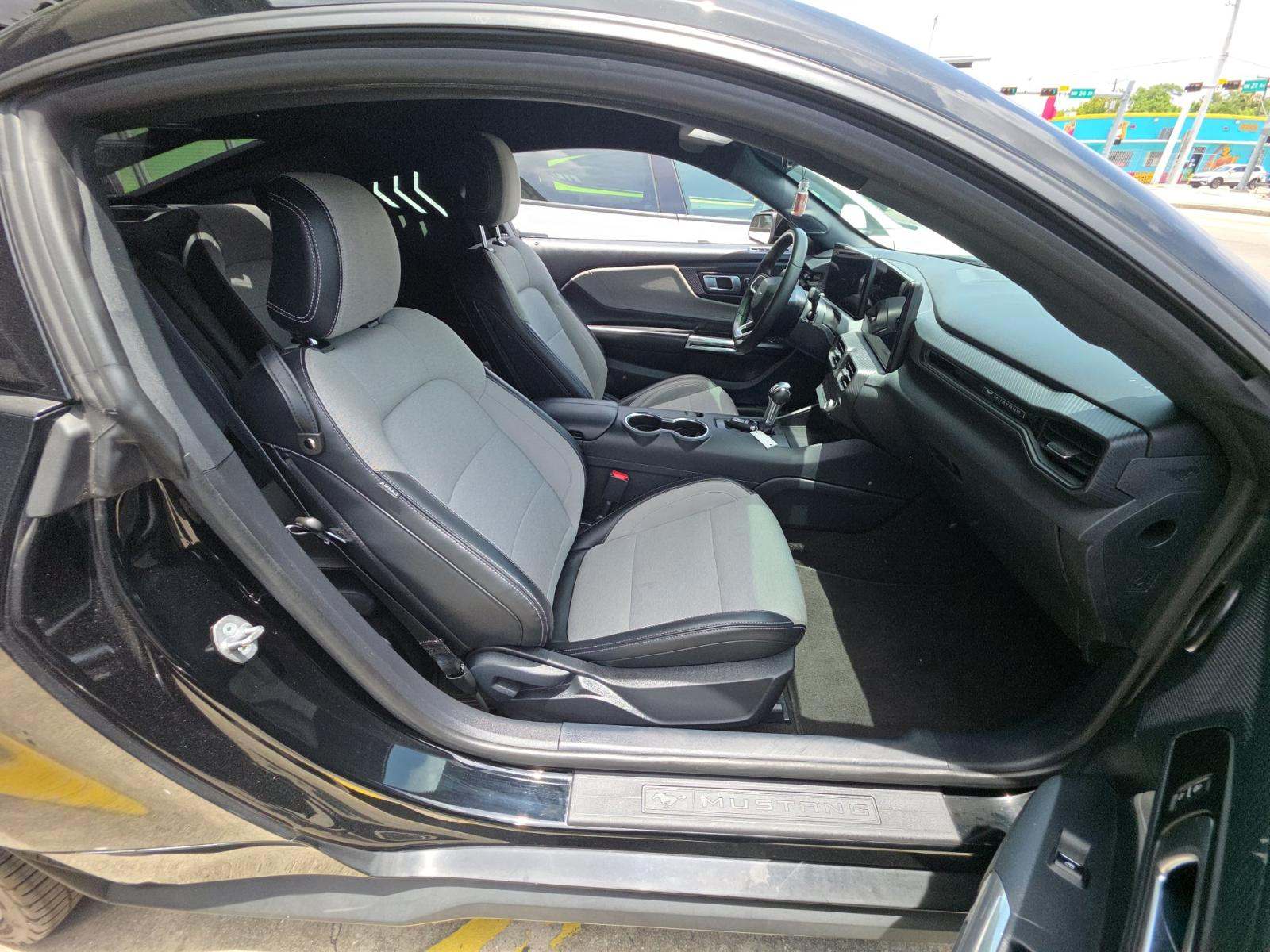 2024 Ford Mustang EcoBoost RWD