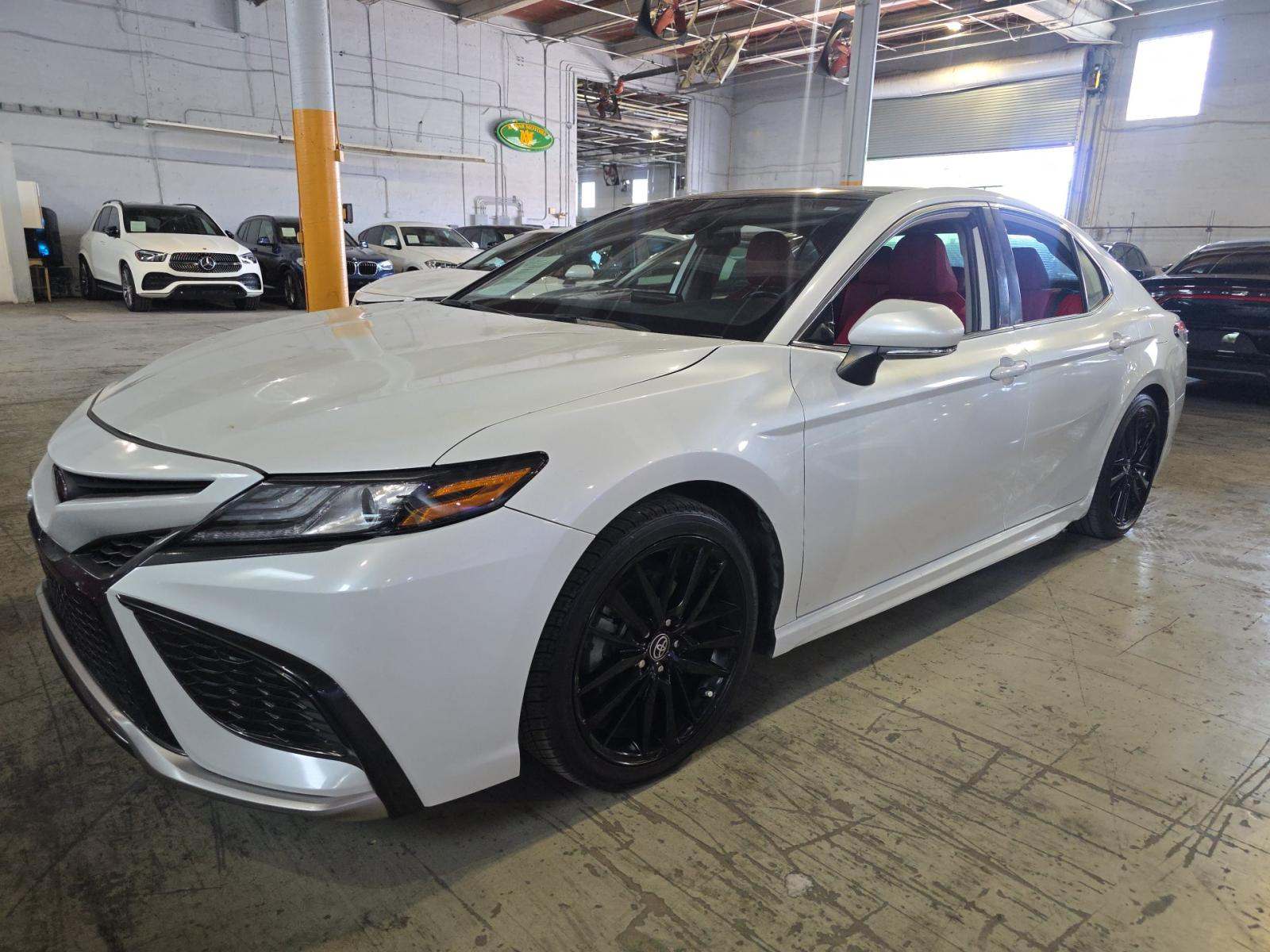 TOYOTA CAMRY - 1