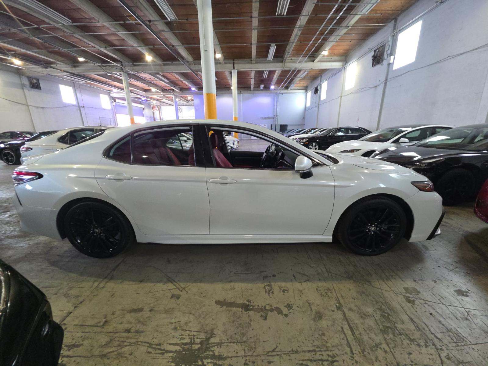 TOYOTA CAMRY - 4
