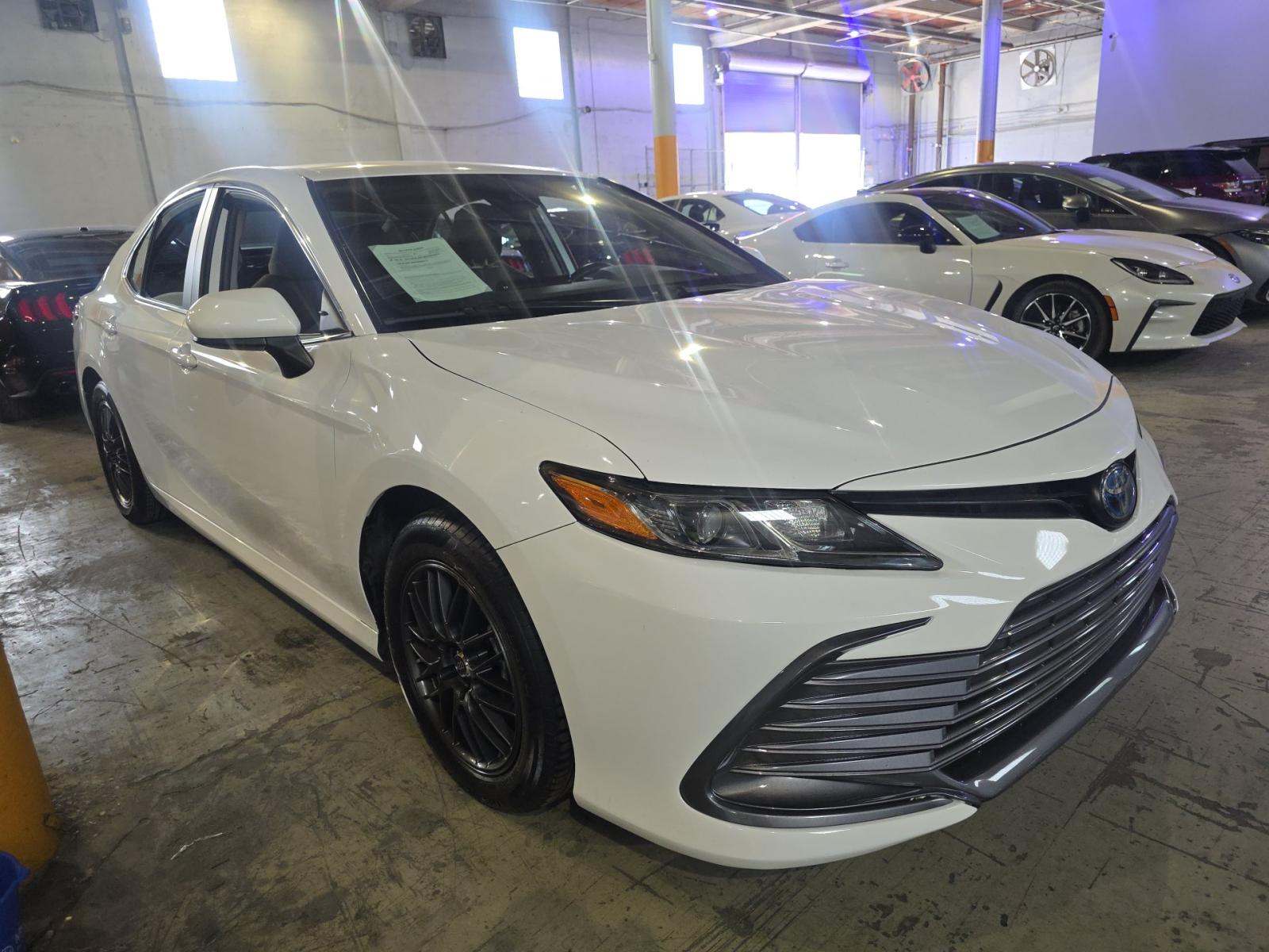 2022 Toyota Camry Hybrid LE FWD