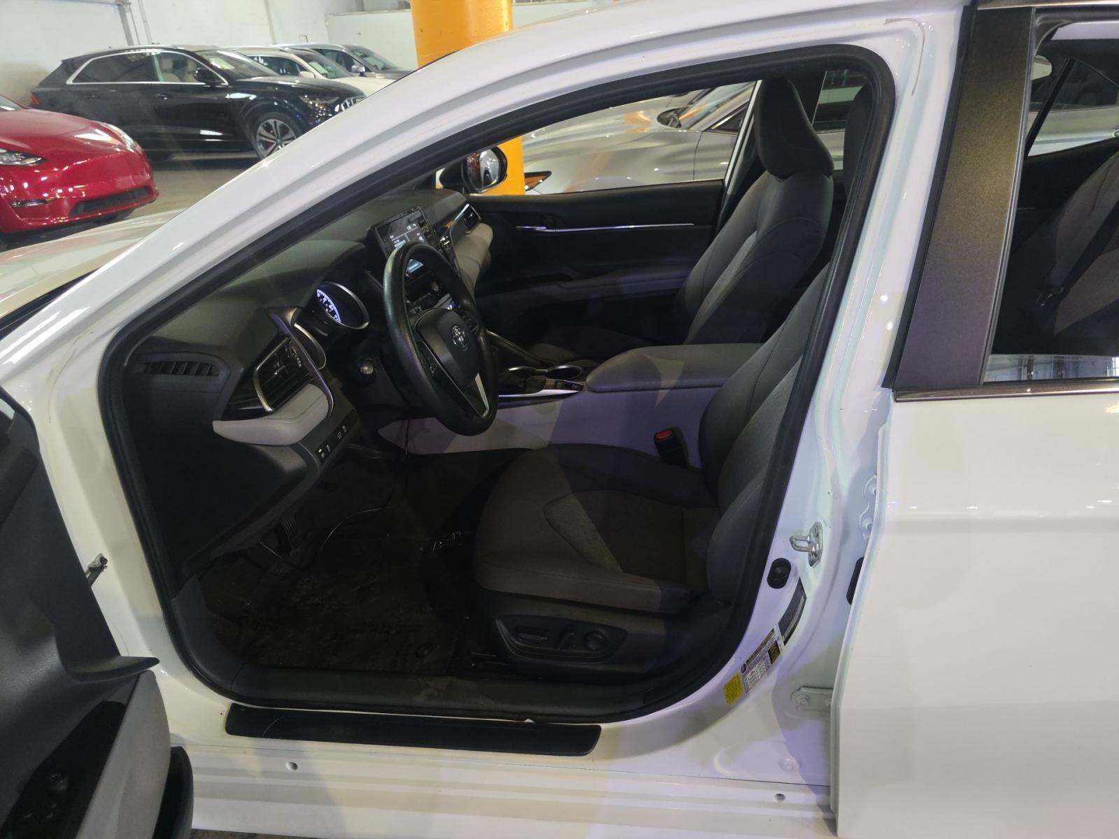 2022 Toyota Camry Hybrid LE FWD