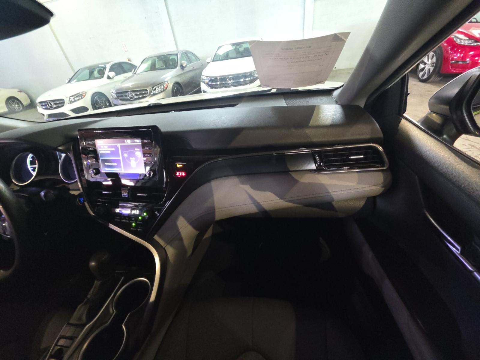 2022 Toyota Camry Hybrid LE FWD