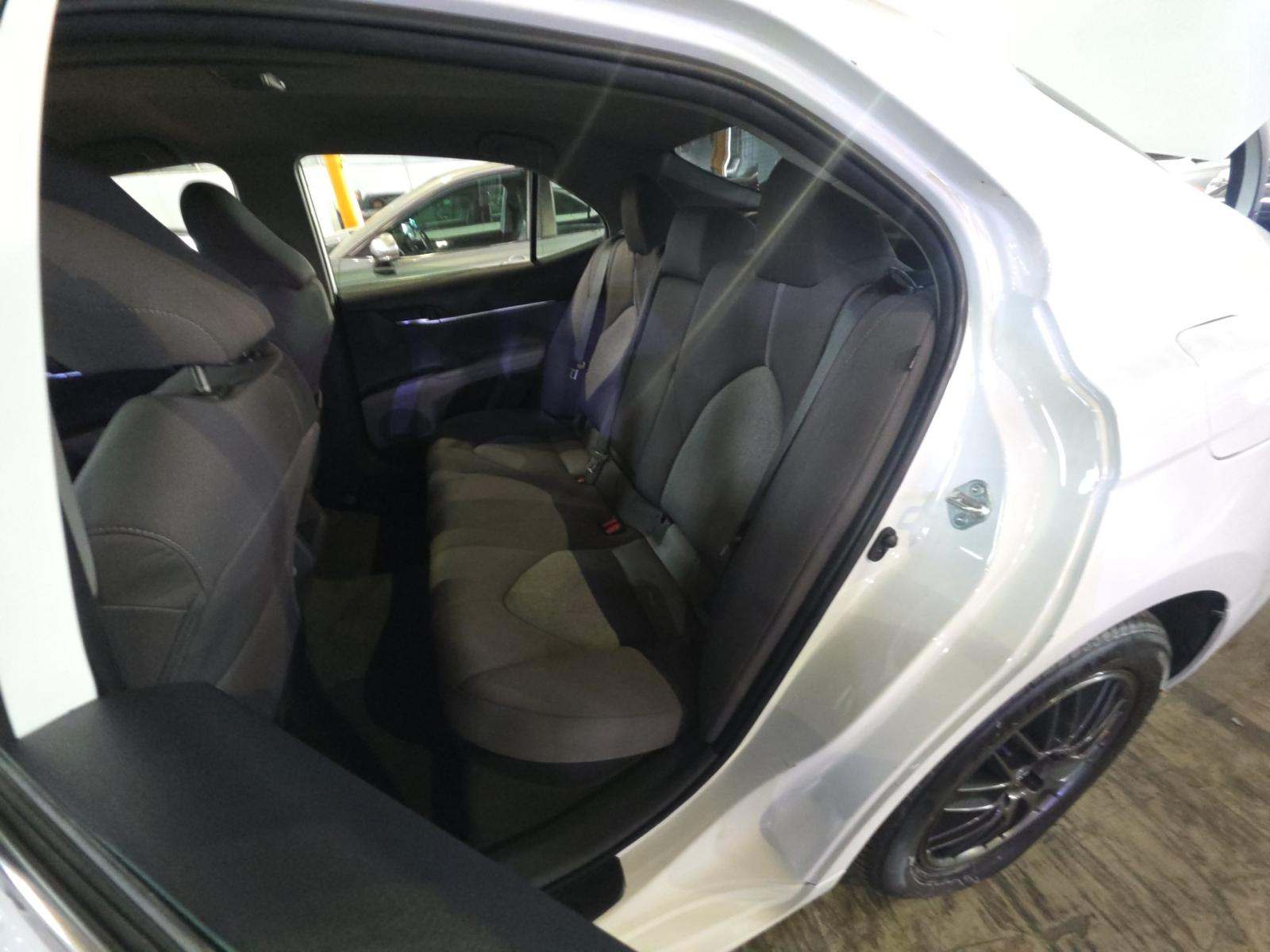 2022 Toyota Camry Hybrid LE FWD