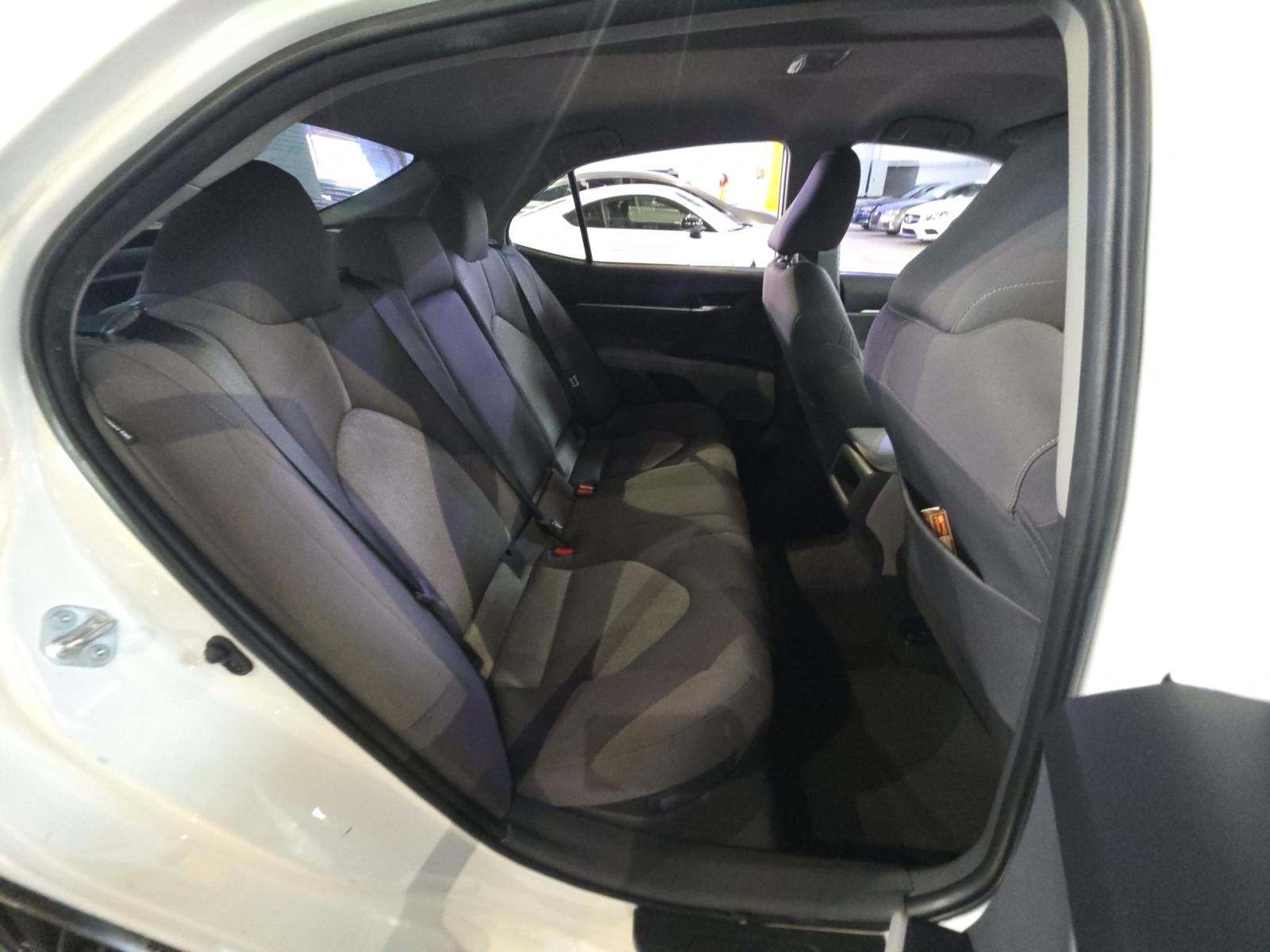 2022 Toyota Camry Hybrid LE FWD