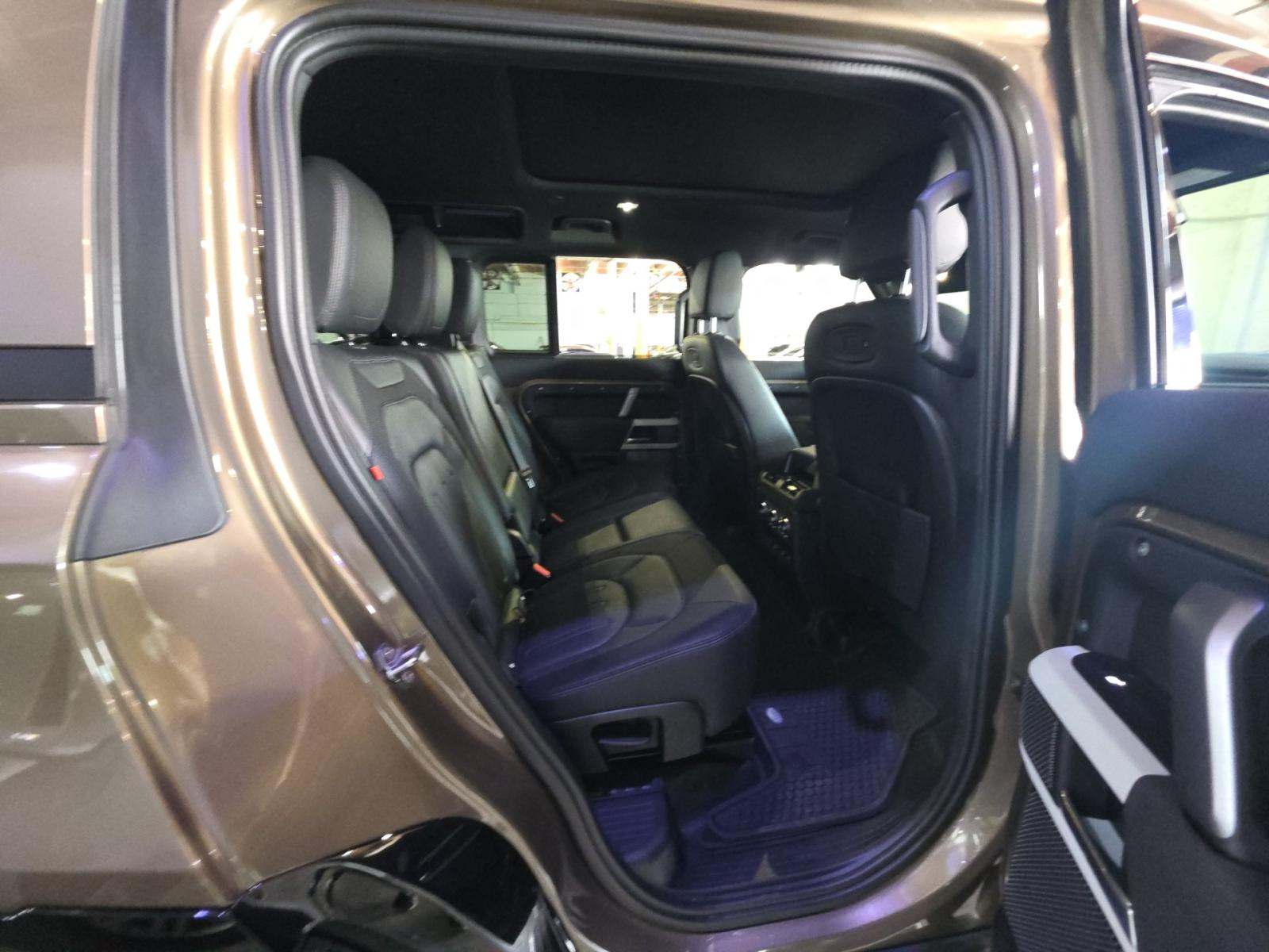 2021 Land Rover Defender 110 X-Dynamic SE AWD