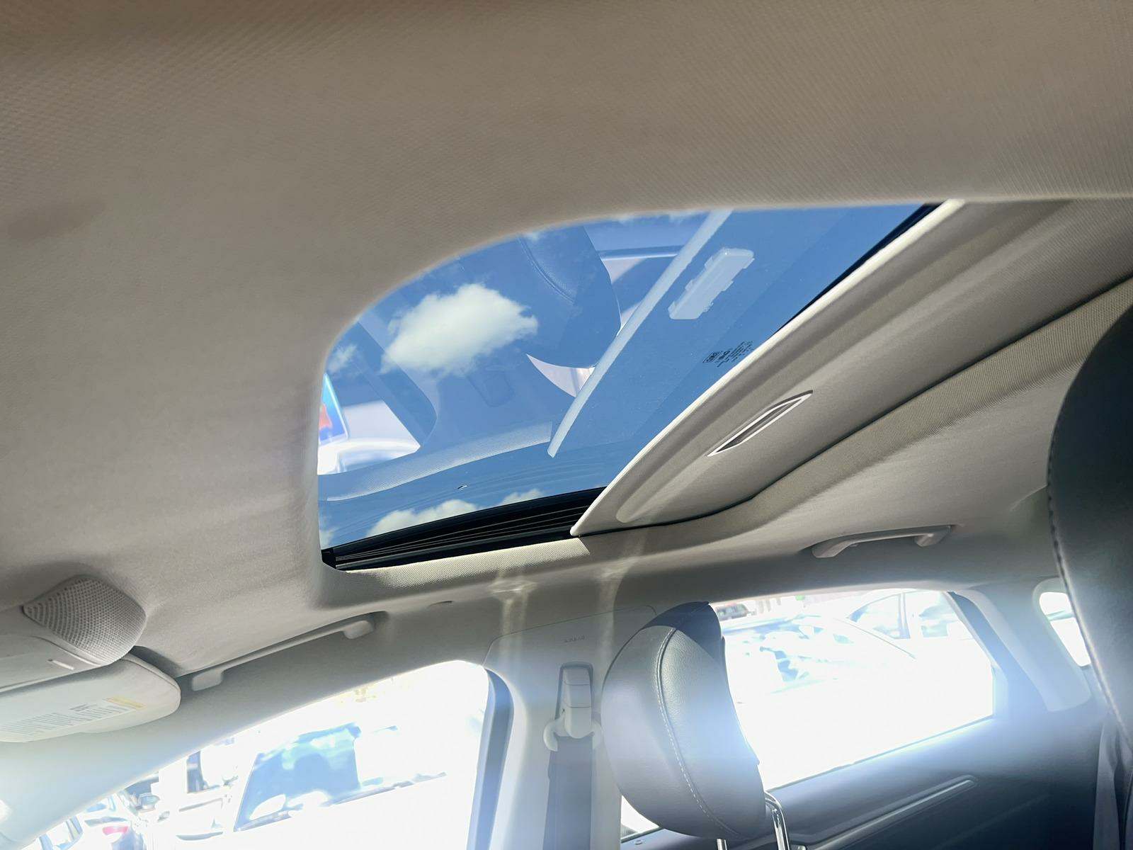 2014 Ford Fusion Hybrid Titanium FWD