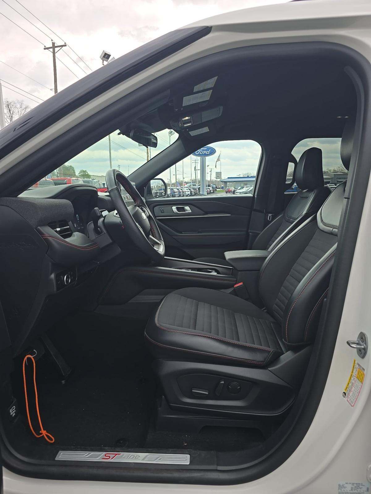 2025 Ford Explorer ST-Line AWD