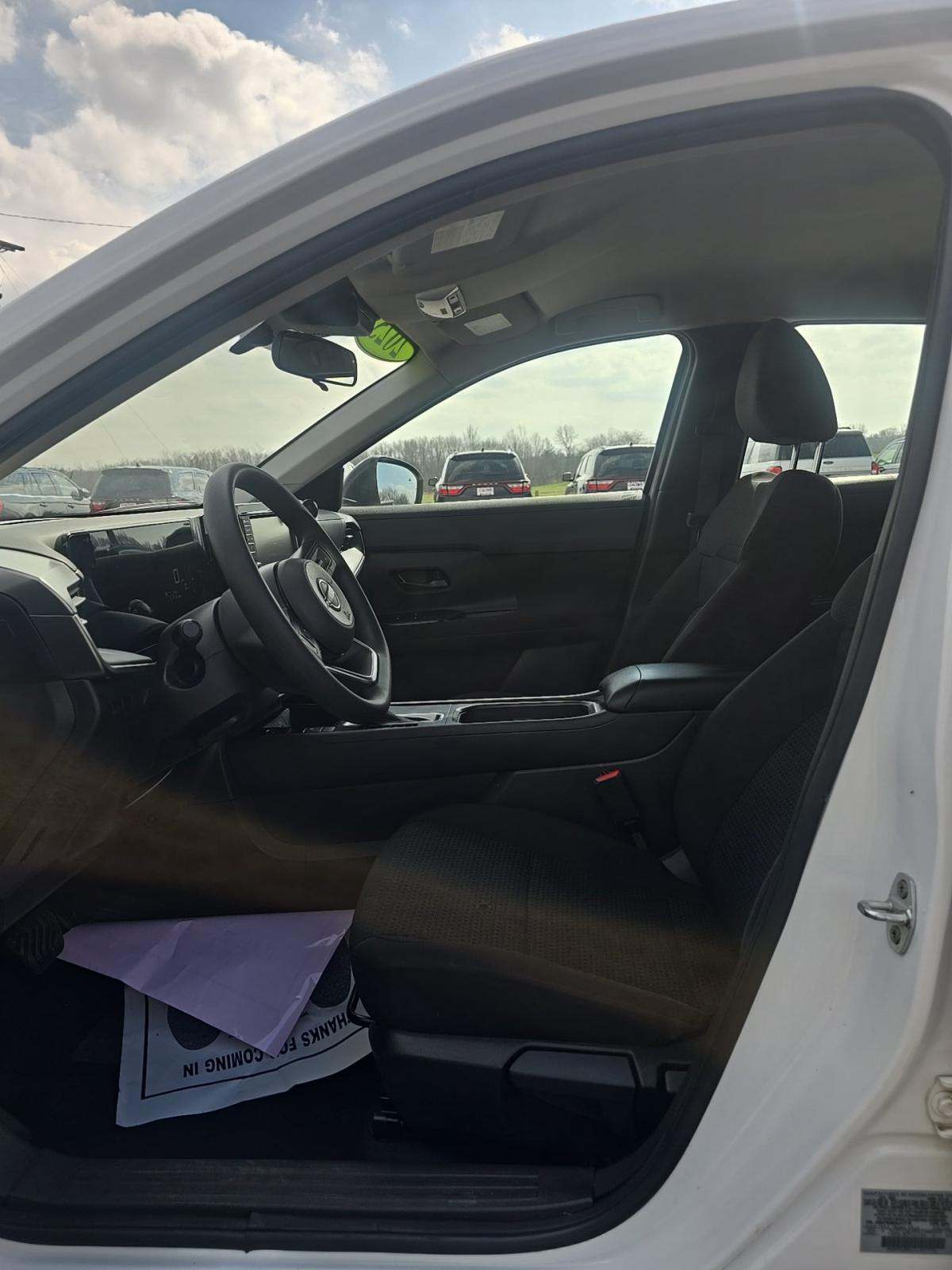 NISSAN KICKS - 2