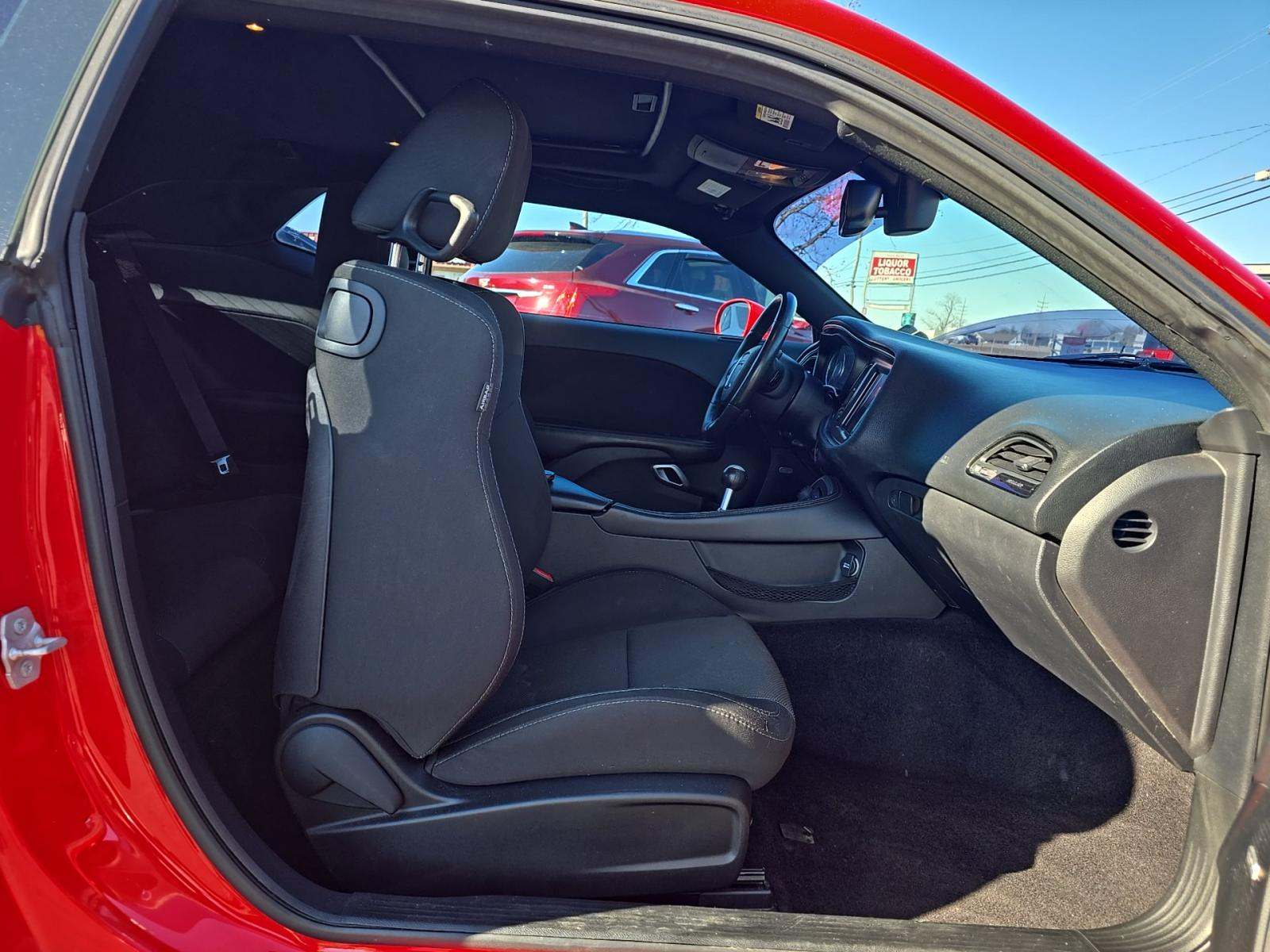 2016 Dodge Challenger R/T Shaker RWD