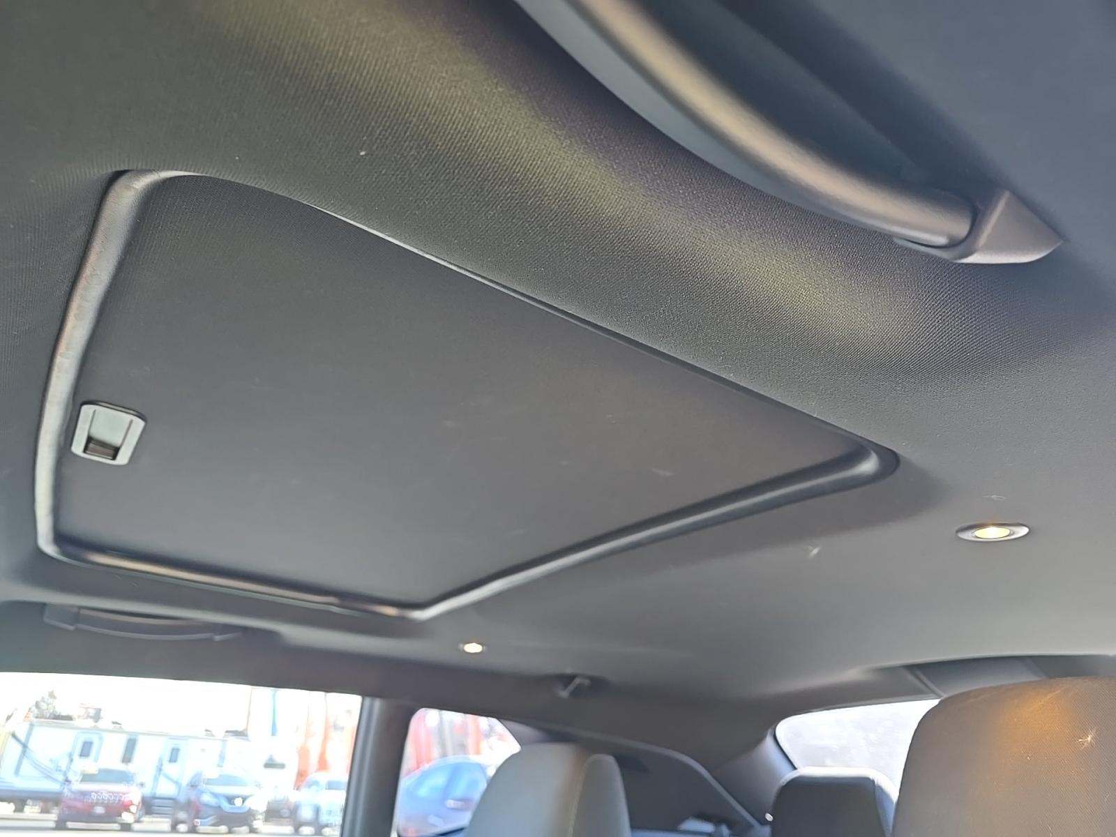 2016 Dodge Challenger R/T Shaker RWD