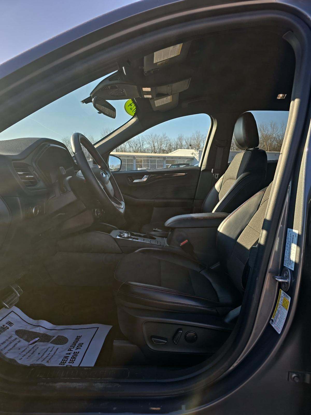 FORD ESCAPE - 2