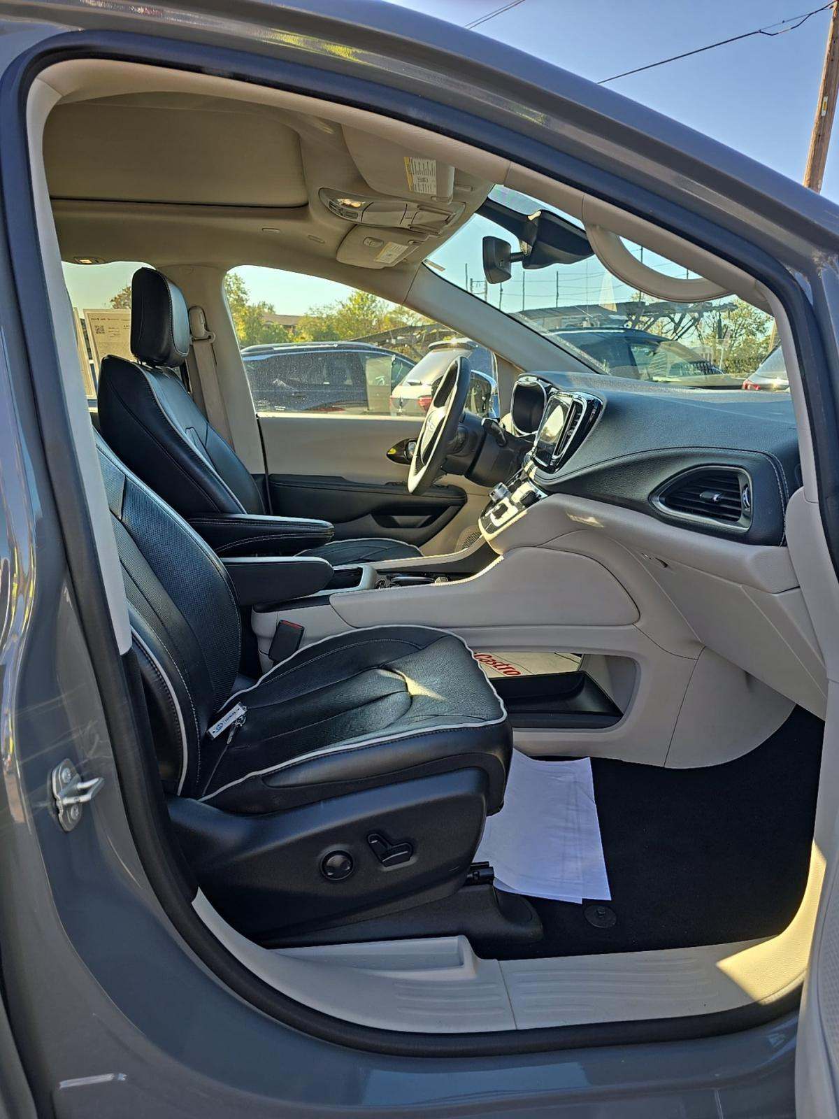 2023 Chrysler Pacifica Limited FWD