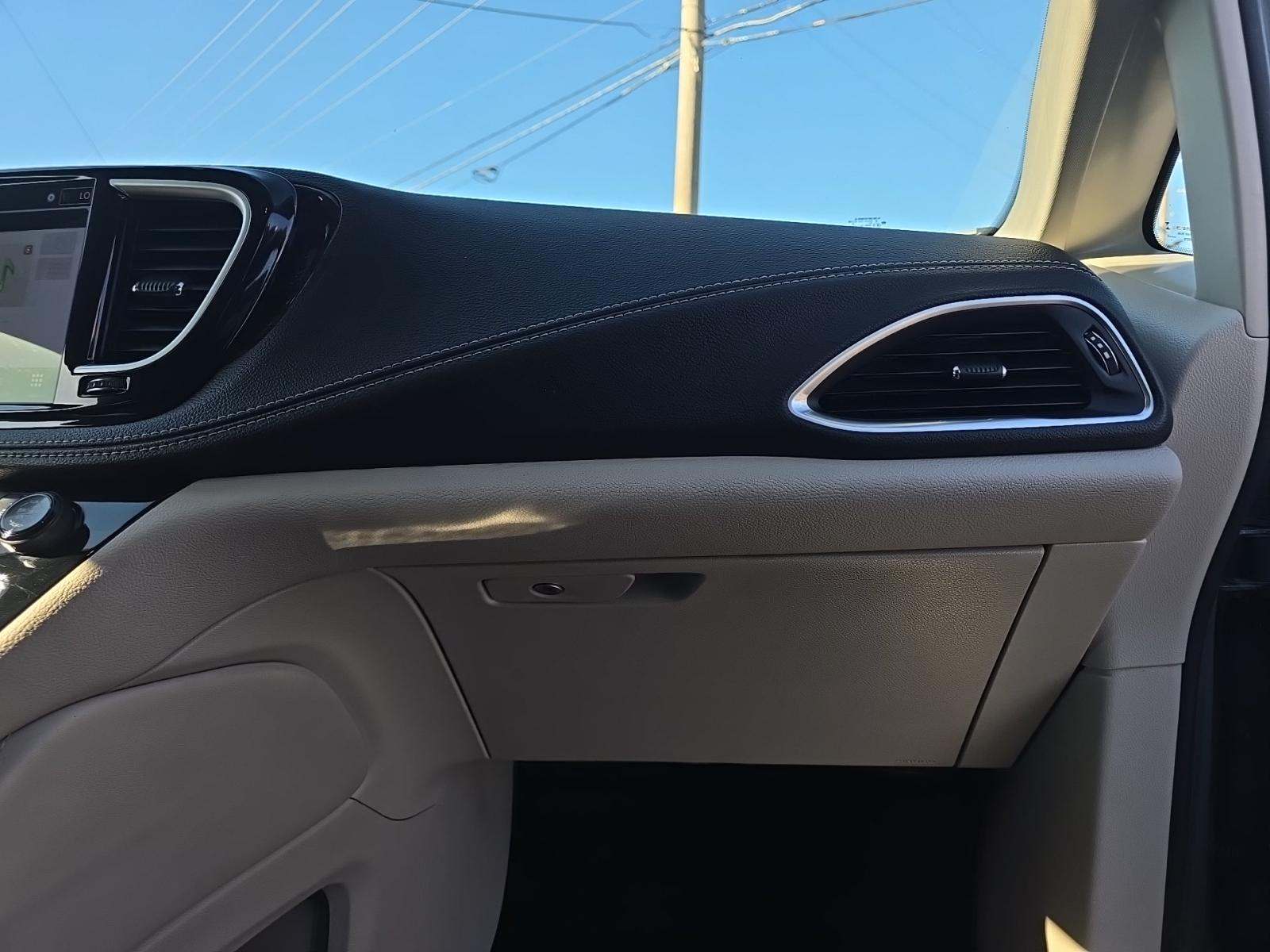 2023 Chrysler Pacifica Limited FWD