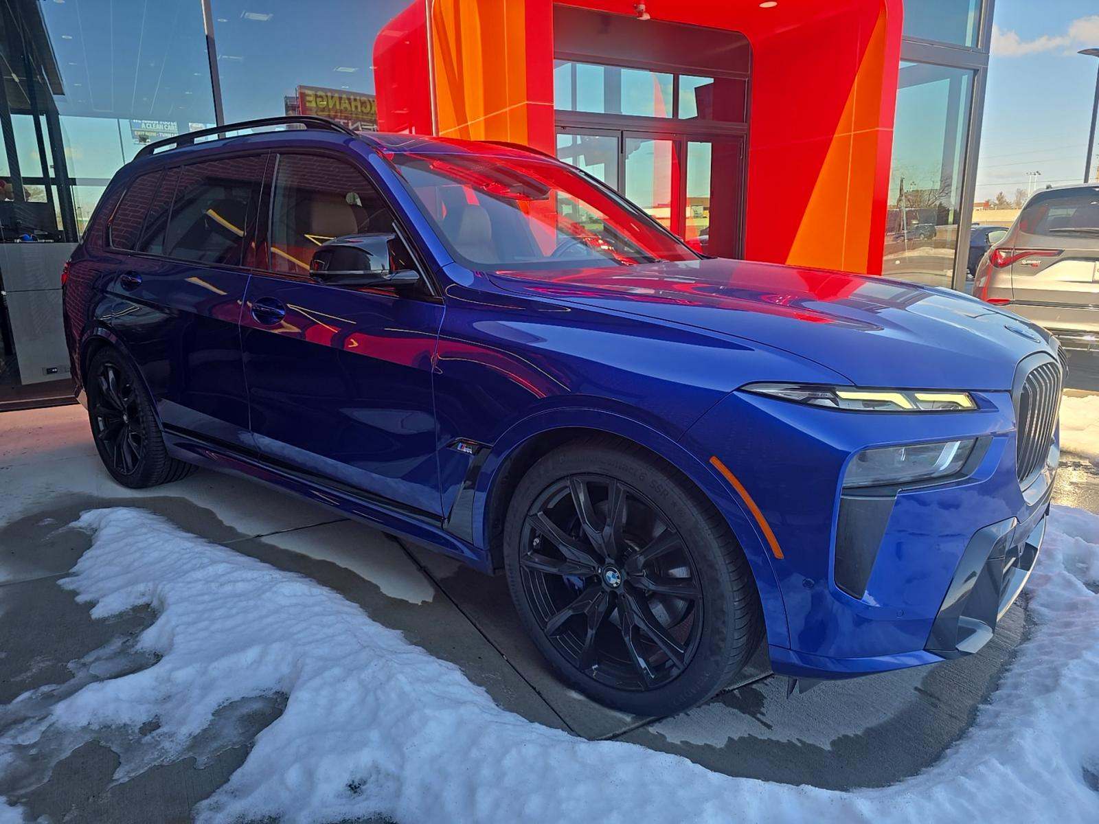 2023 BMW X7 M60i AWD