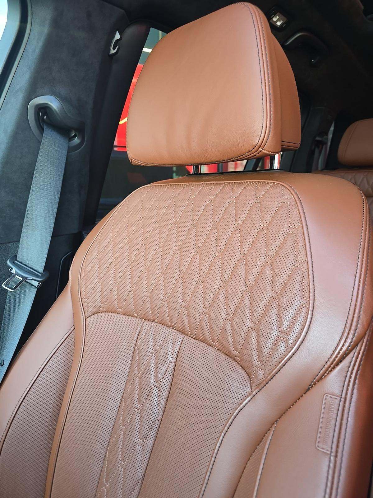 2023 BMW X7 M60i AWD