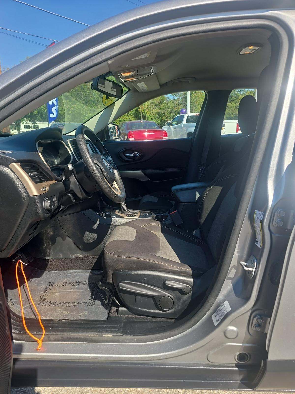 2017 Jeep Cherokee Sport AWD