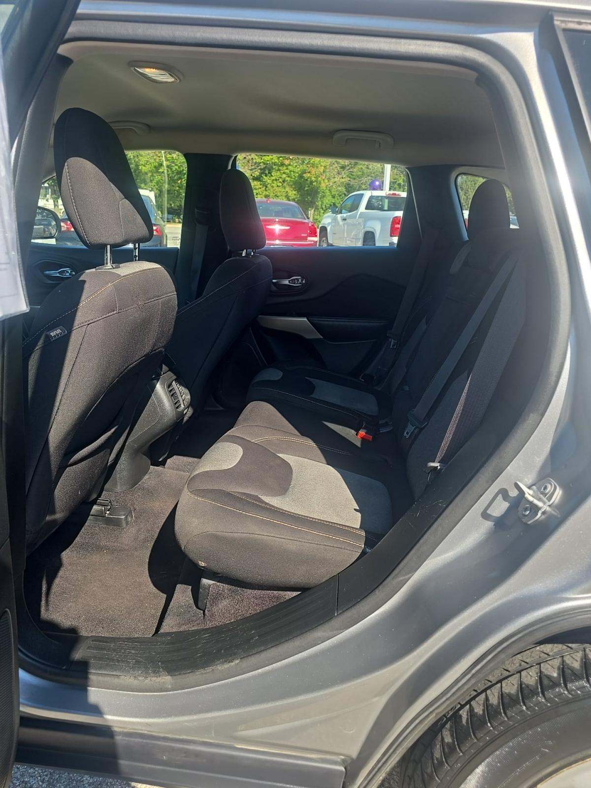 2017 Jeep Cherokee Sport AWD