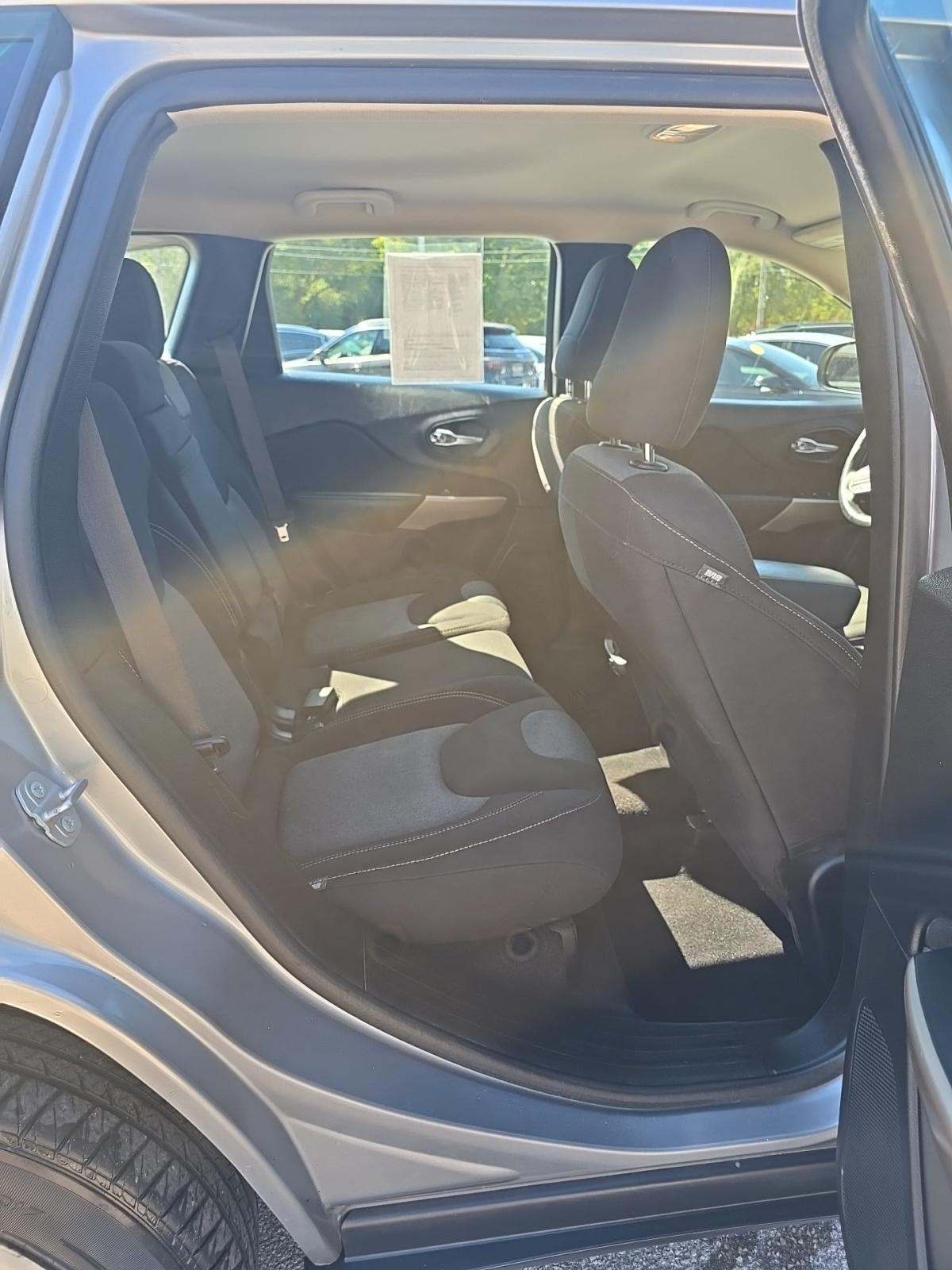 2017 Jeep Cherokee Sport AWD