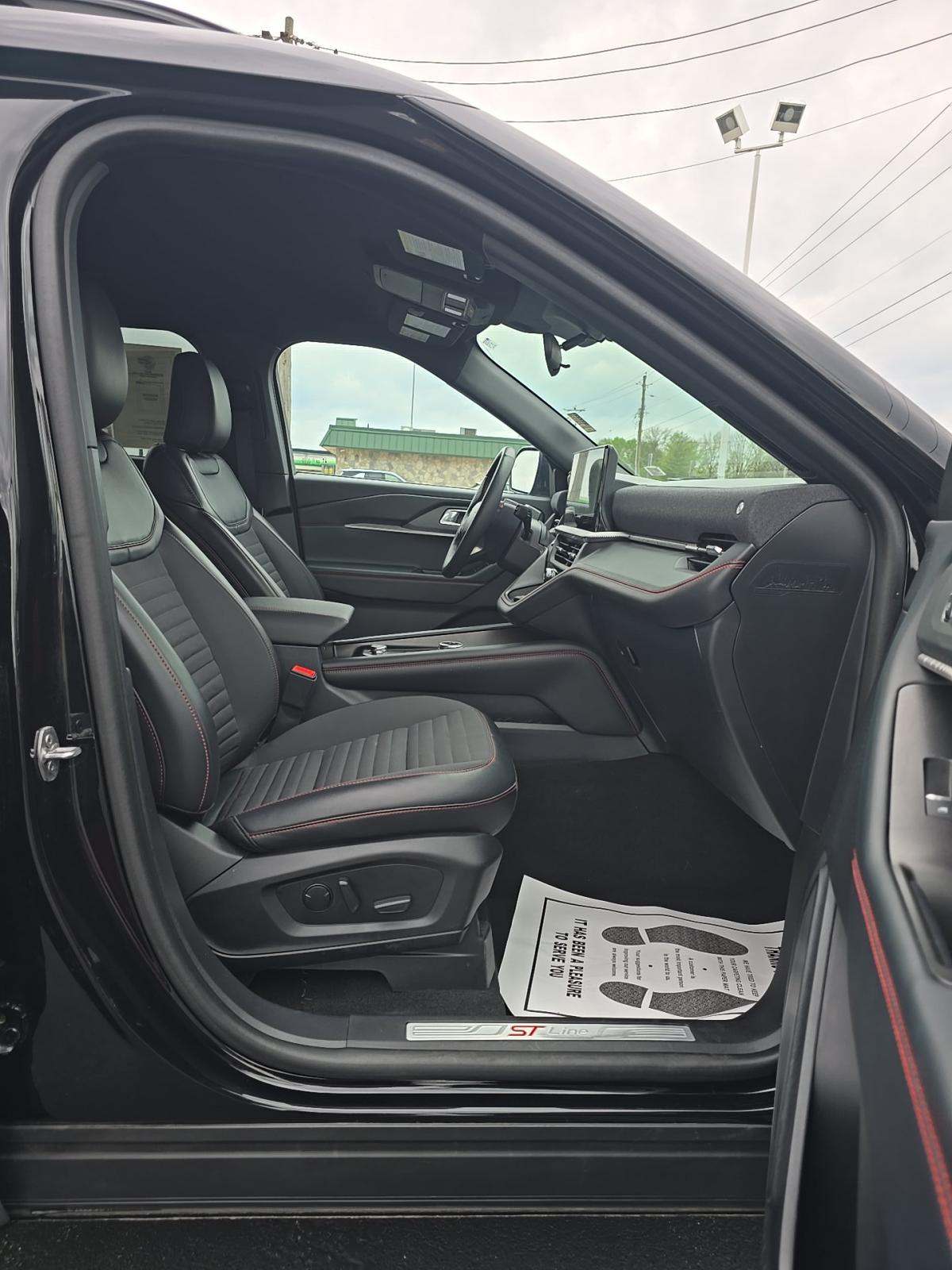 2025 Ford Explorer ST-Line AWD