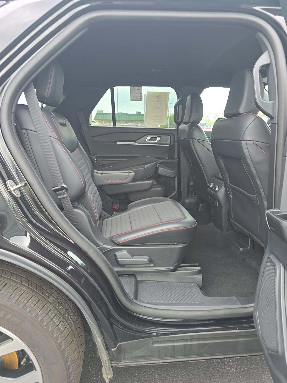 2025 Ford Explorer ST-Line AWD