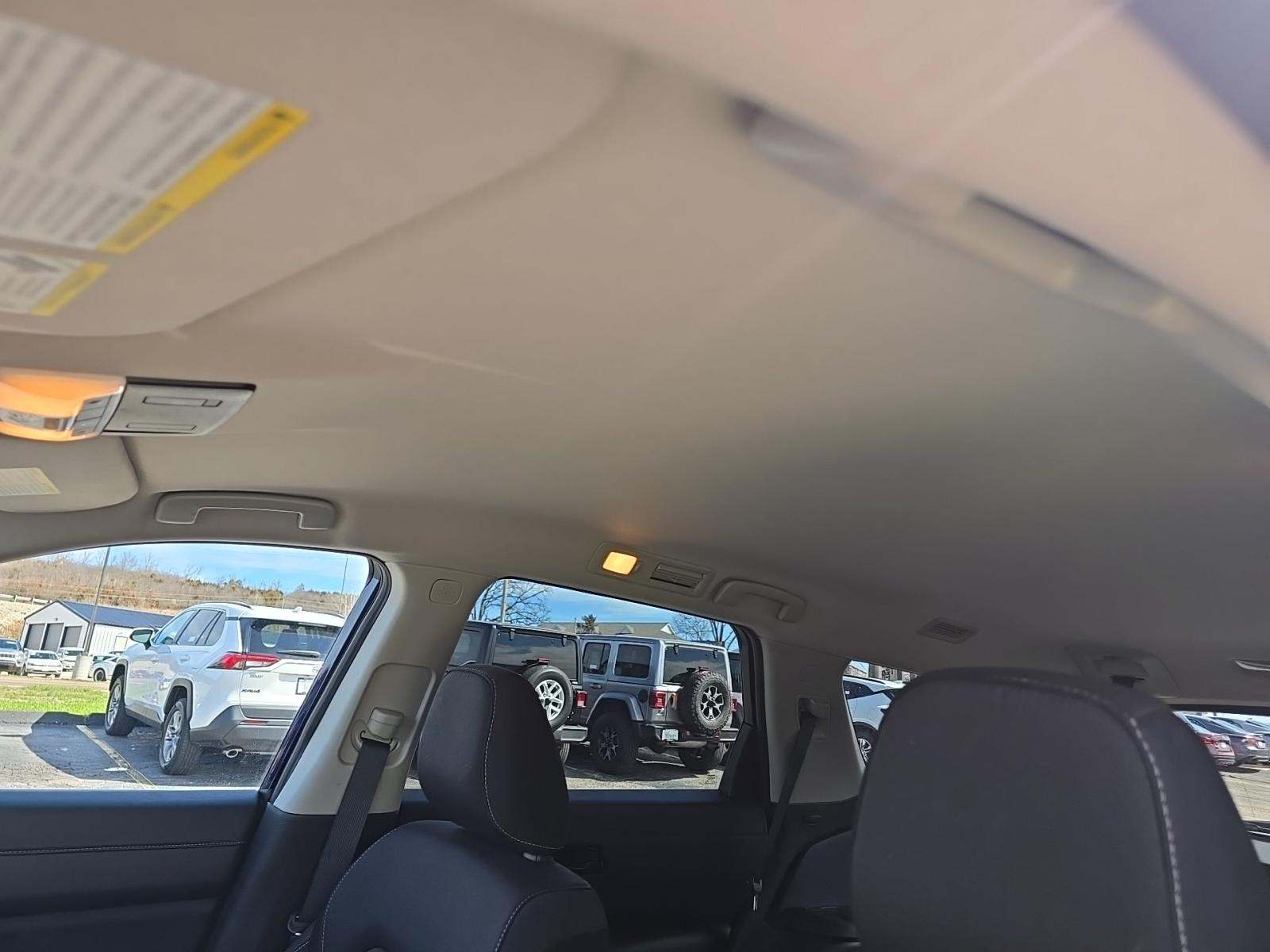 2025 Nissan Pathfinder SV FWD