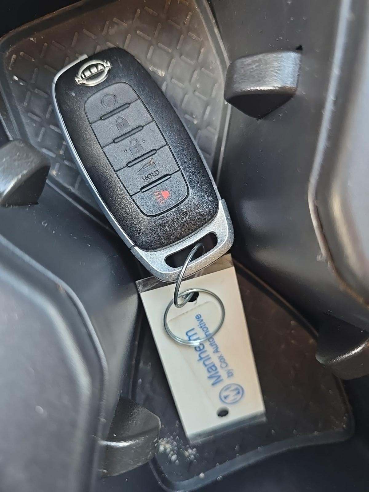 2025 Nissan Pathfinder SV FWD