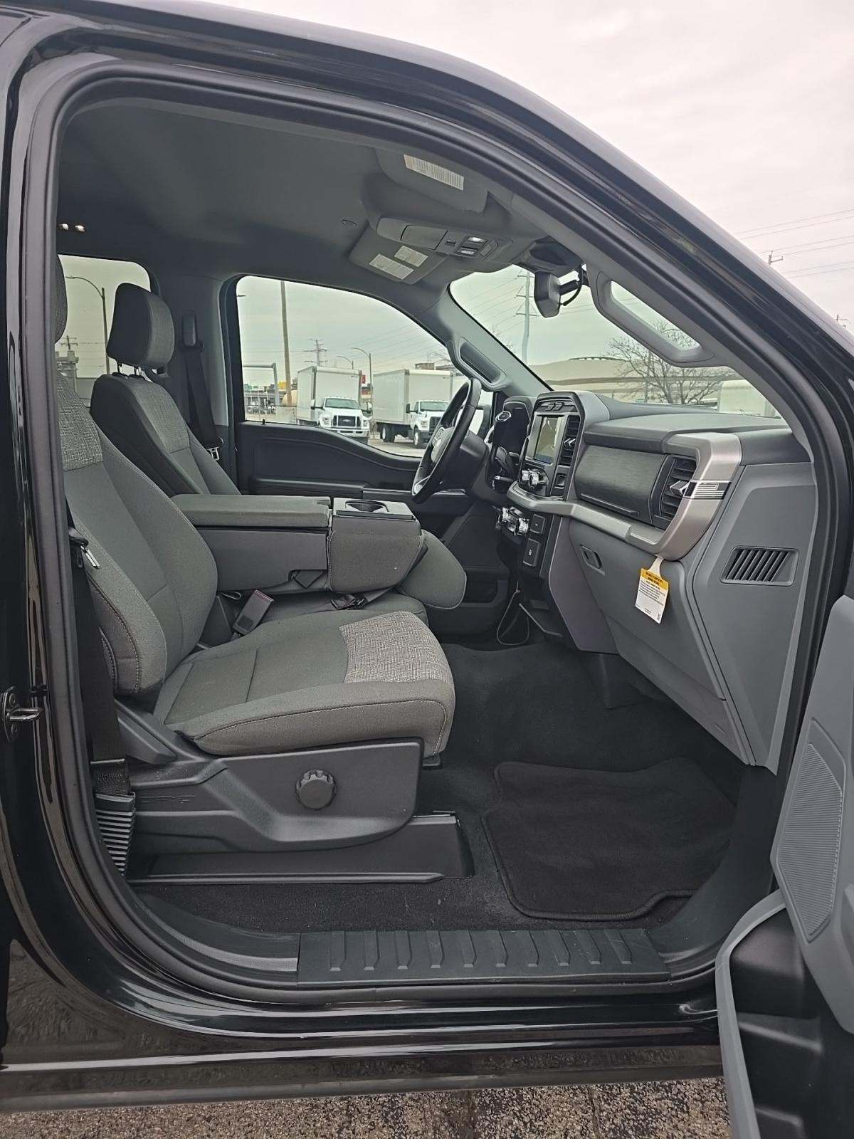 2023 Ford F-150 XLT AWD