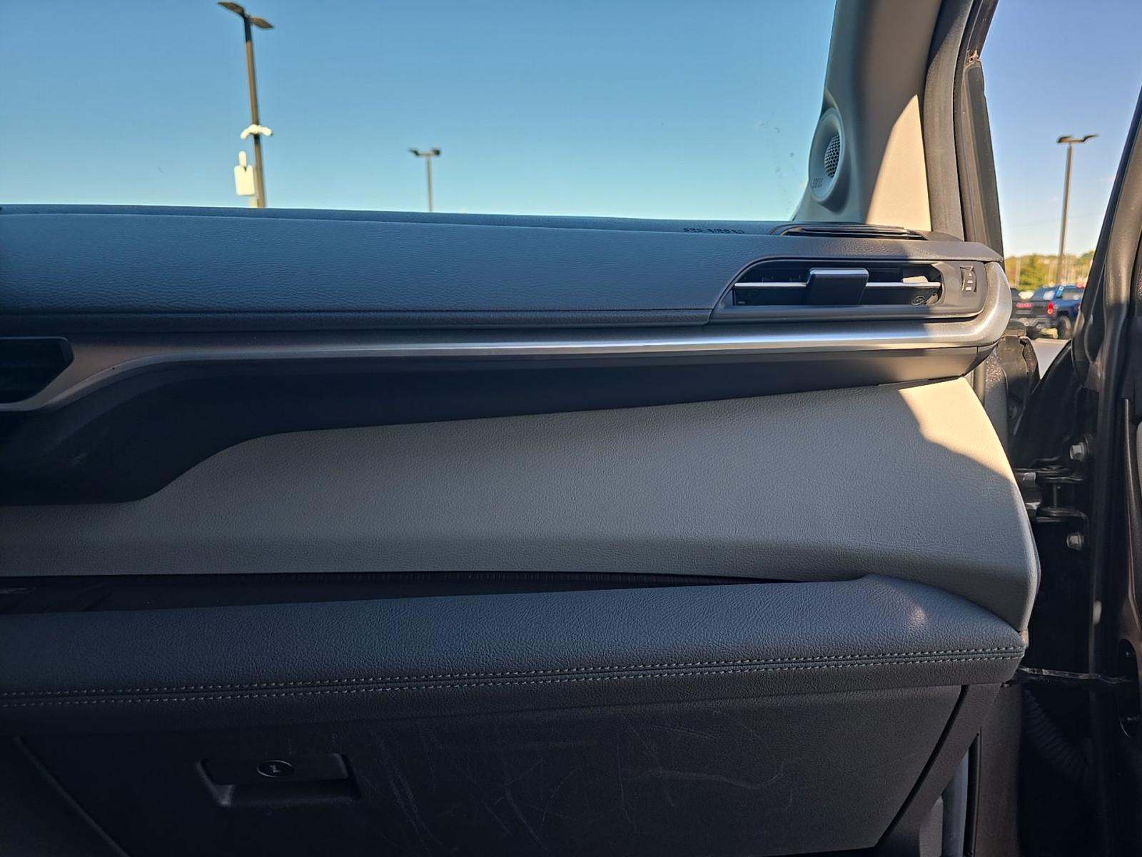 2024 Toyota Sienna XLE FWD