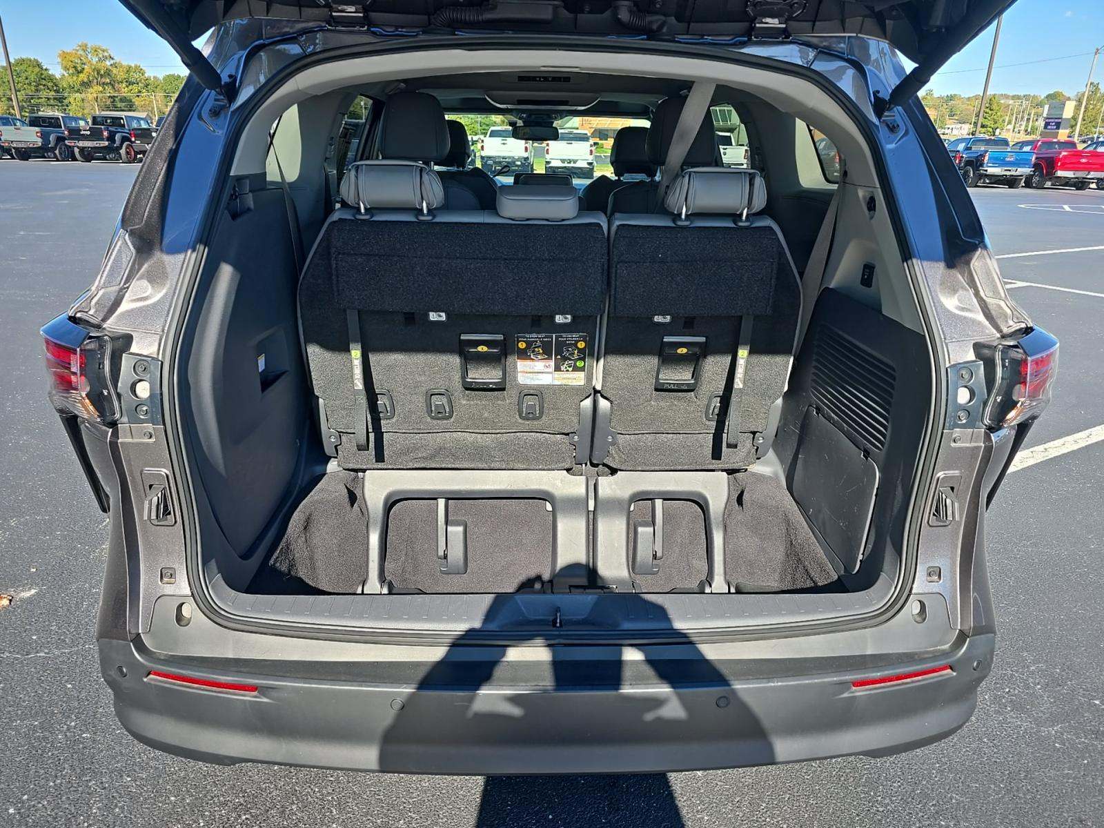 2024 Toyota Sienna XLE FWD