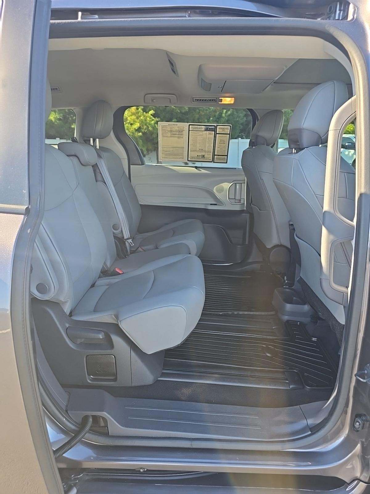 2024 Toyota Sienna XLE FWD