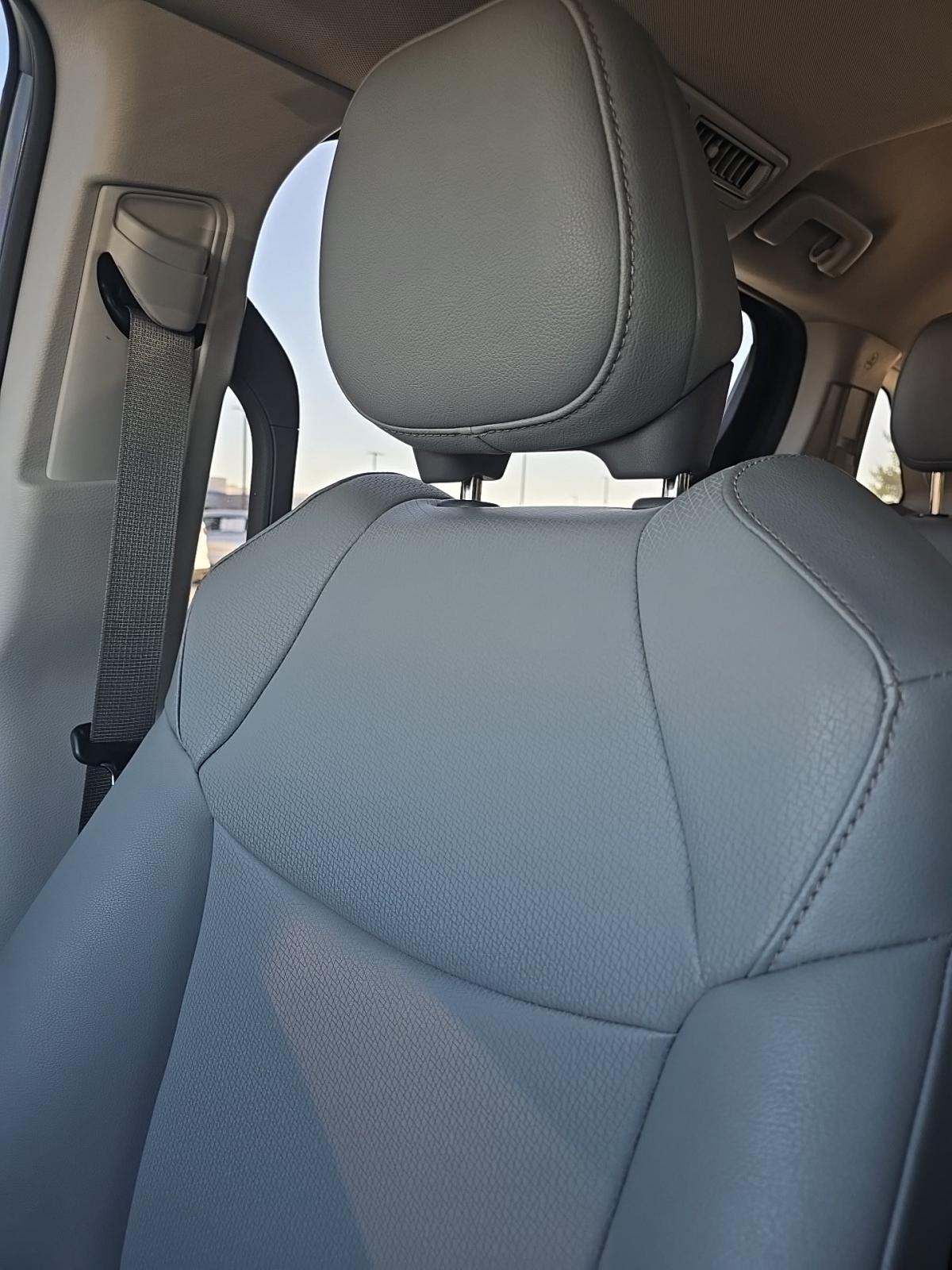 2024 Toyota Sienna XLE FWD