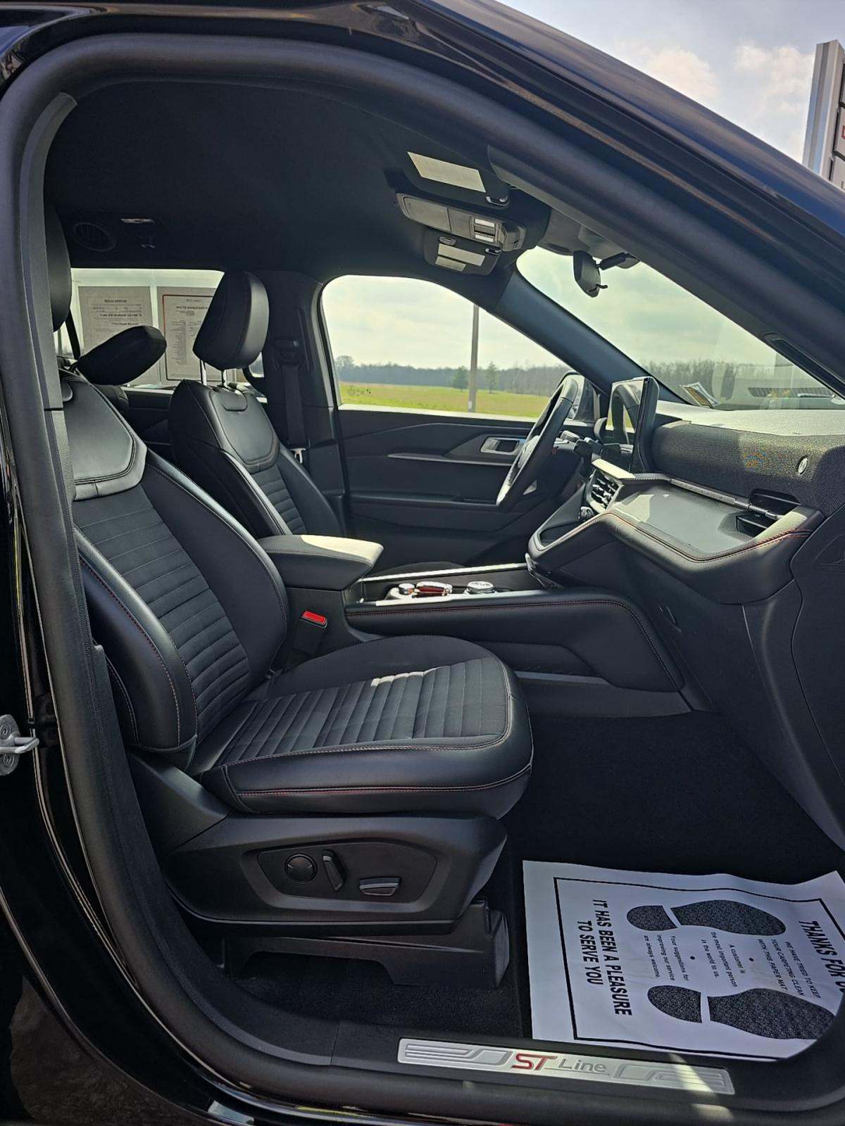 2025 Ford Explorer ST-Line AWD