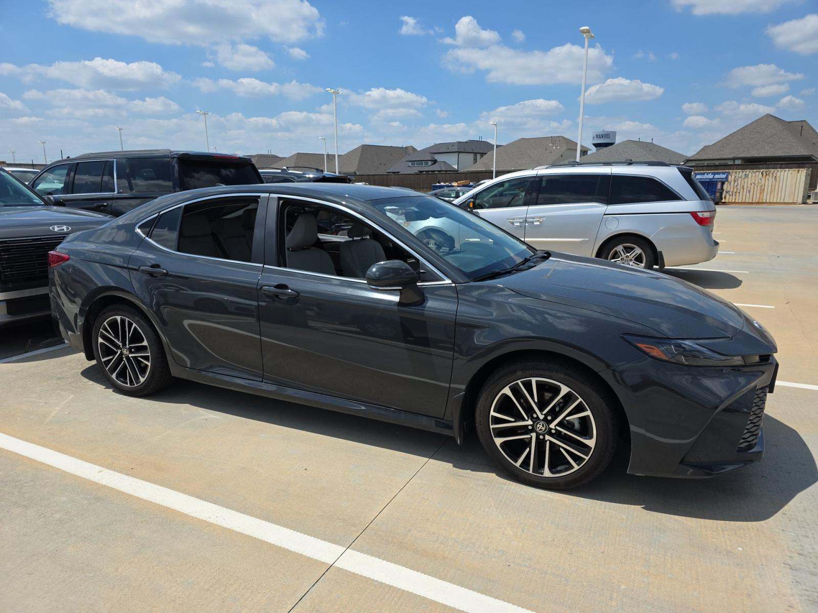 TOYOTA CAMRY - 4