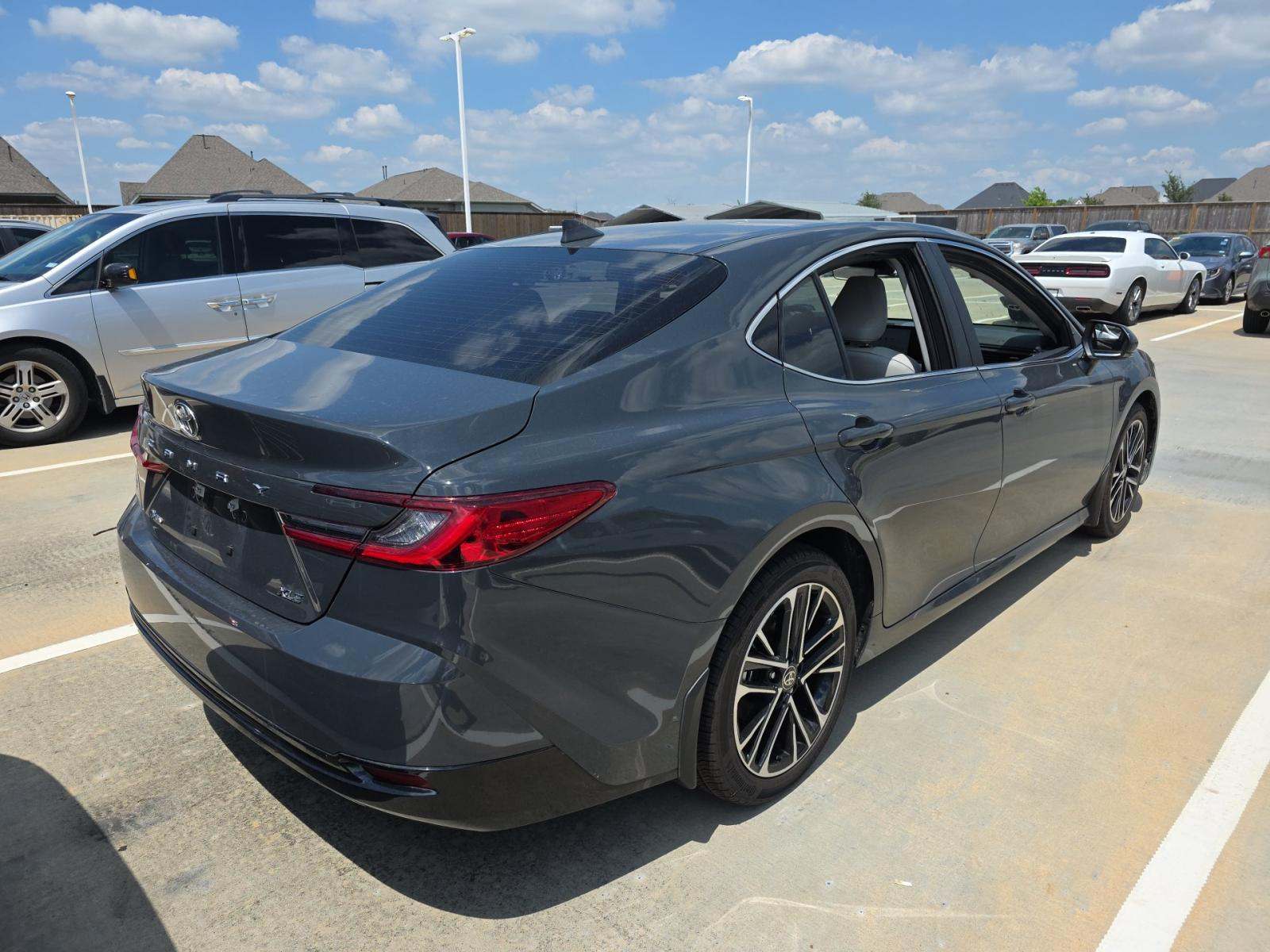 TOYOTA CAMRY - 3